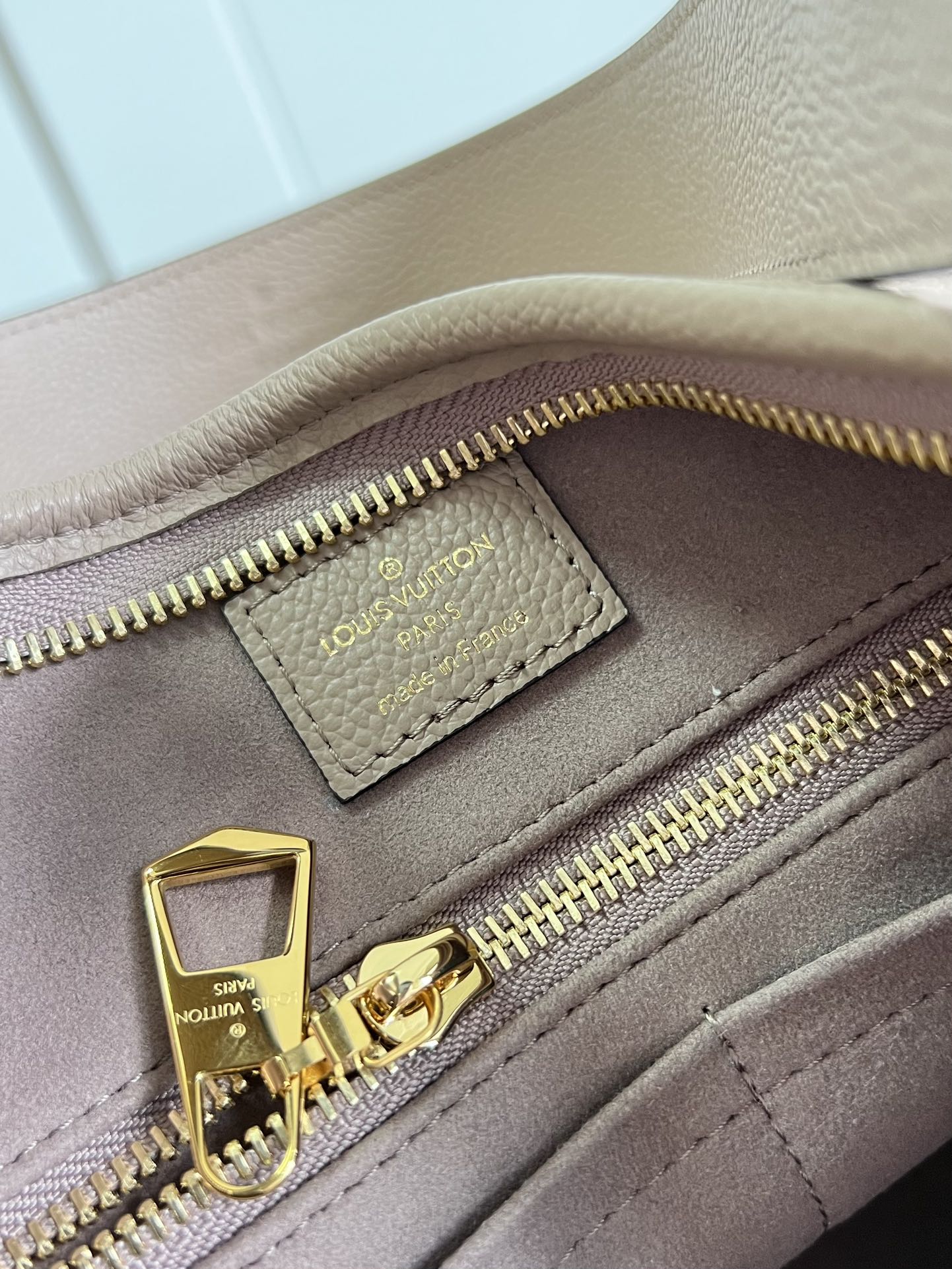 l**is V*t*n carryall pm bag