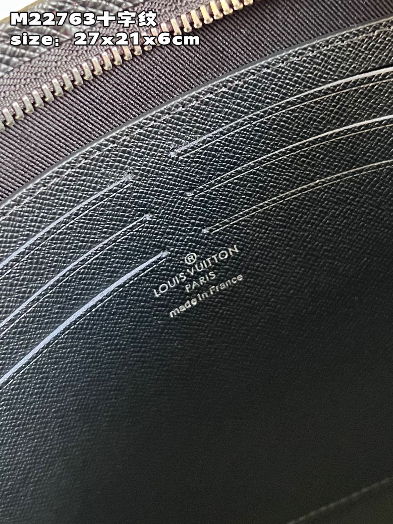 l**is V*t*n pochette voyage