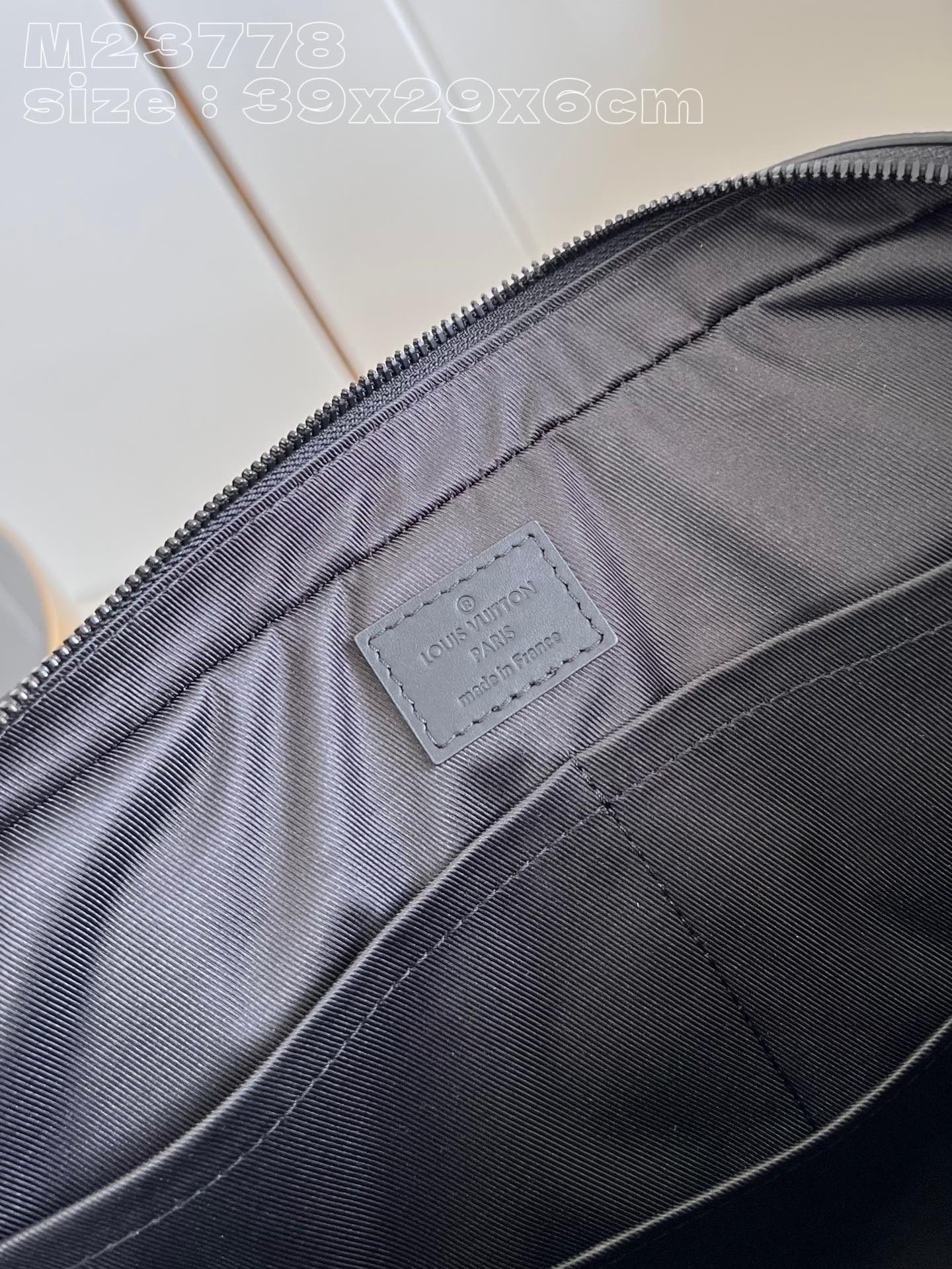 l**is V*t*n pilot briefcase