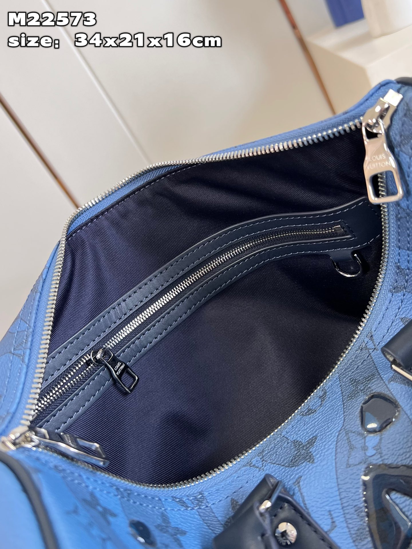 l**is V*t*n keepall bandoulière 35