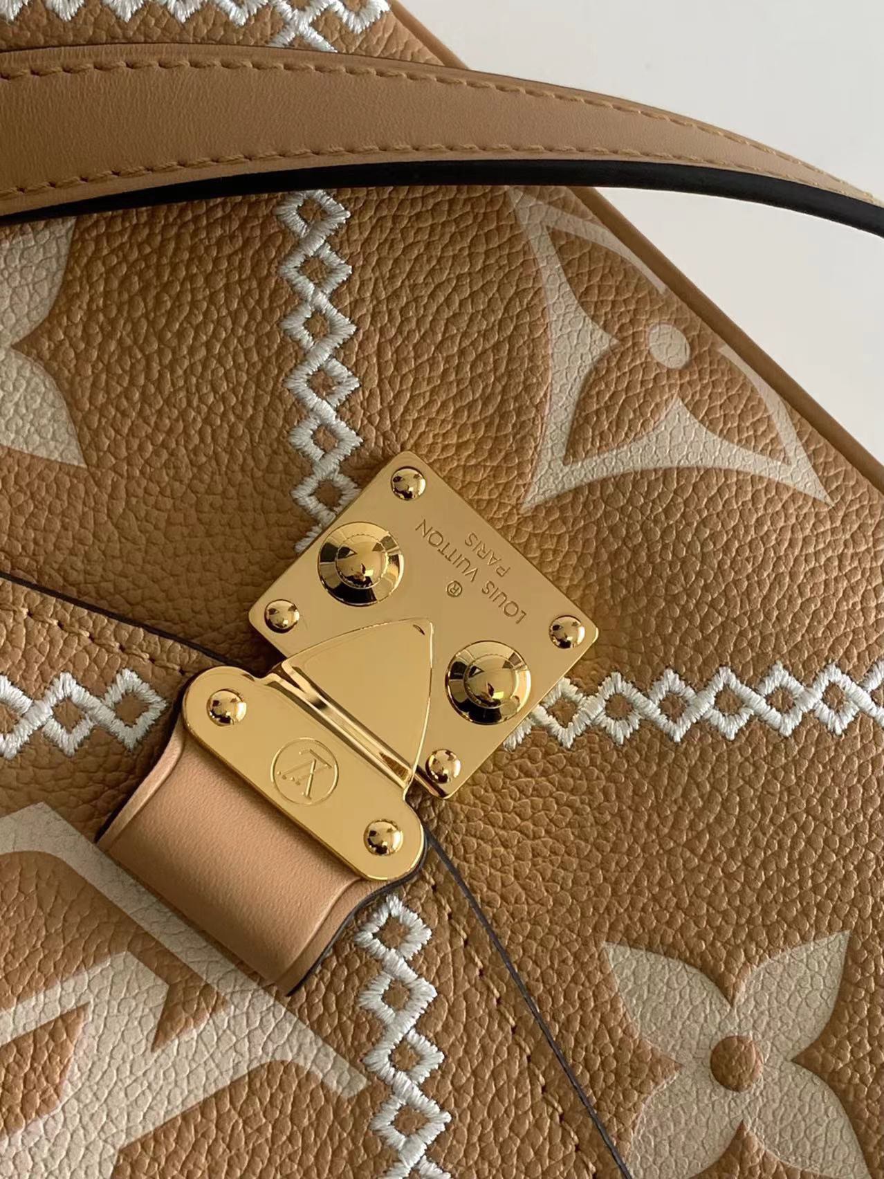 l**is V*t*n métis handbag