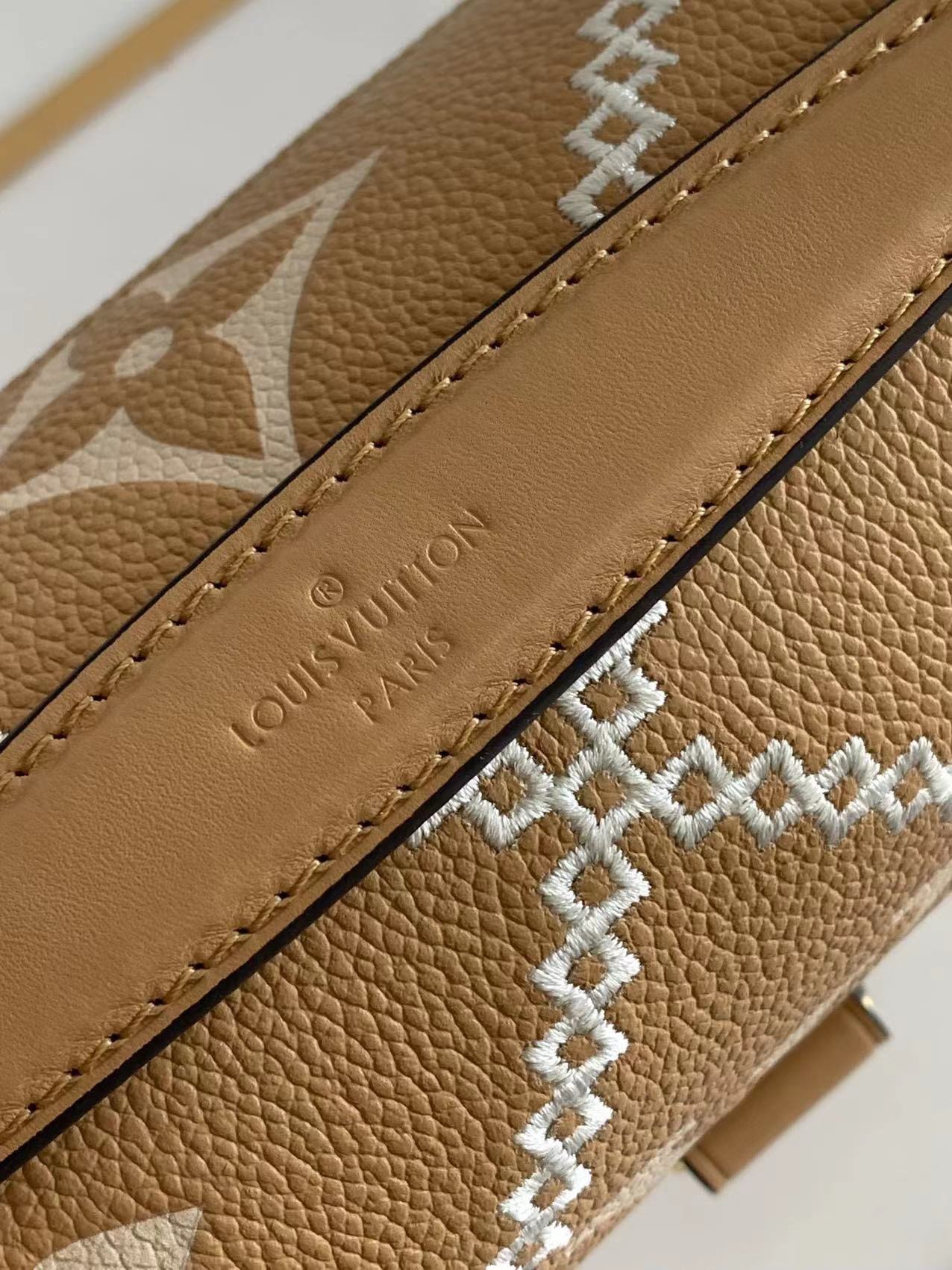 l**is V*t*n métis handbag