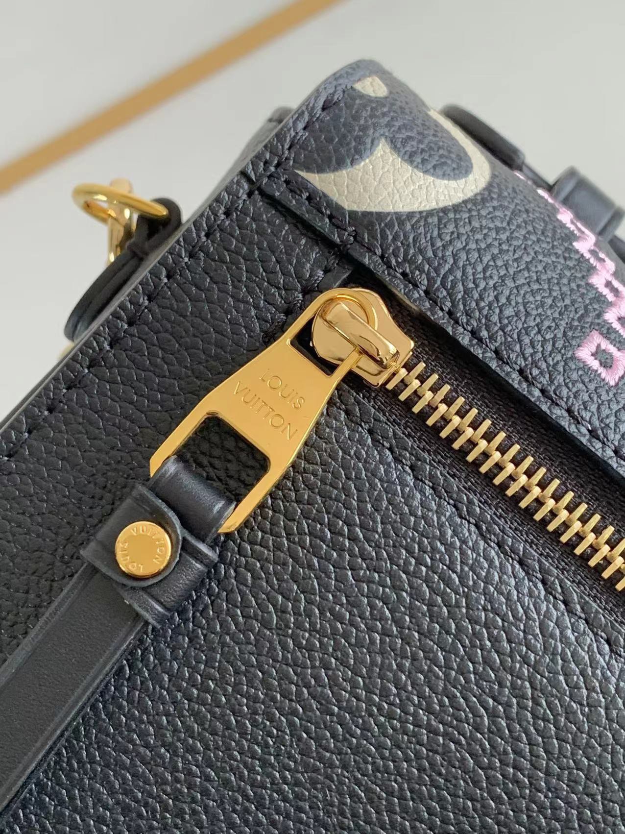 l**is V*t*n métis handbag