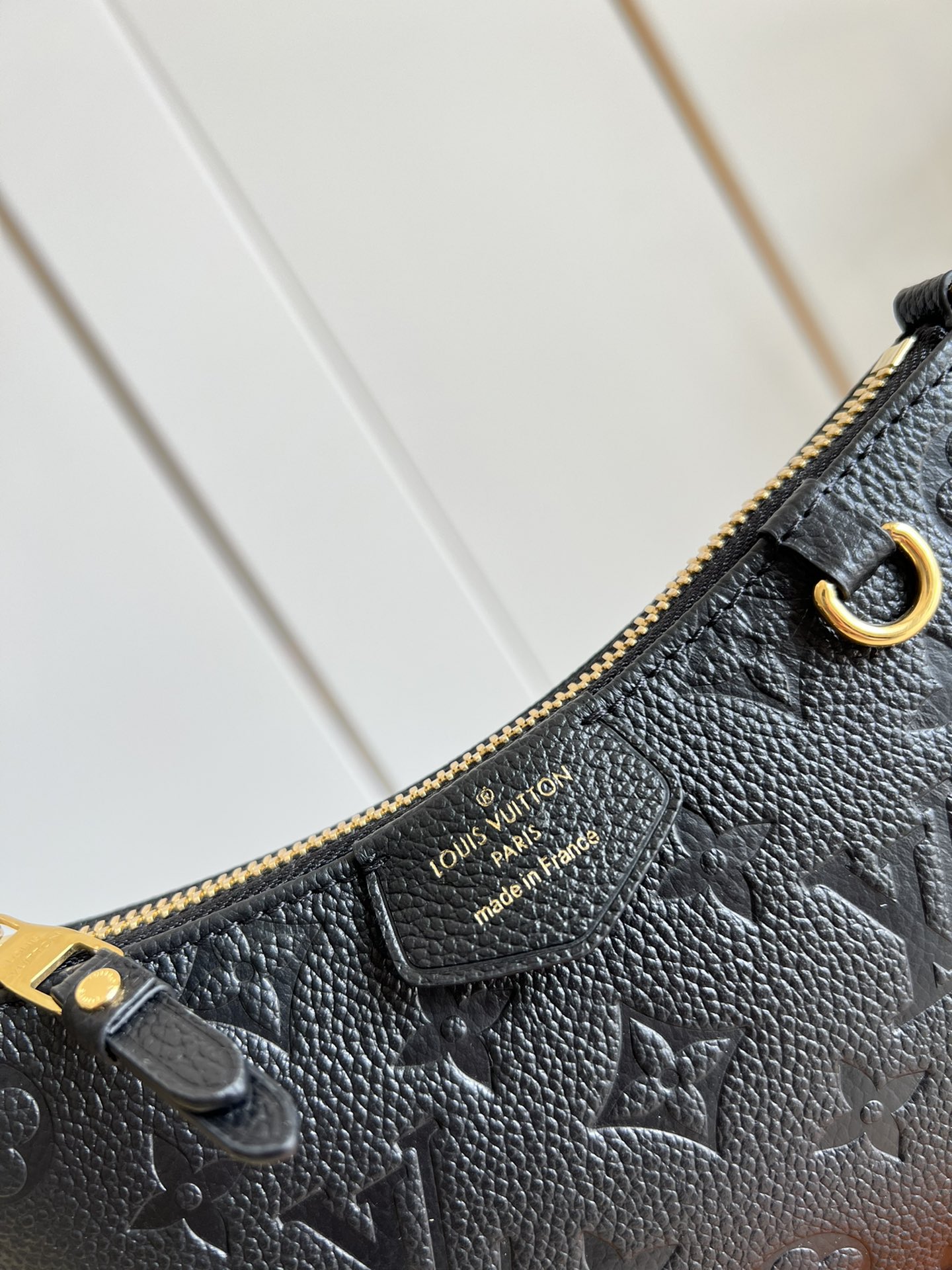 l**is V*t*n easy pouch on strap handbag