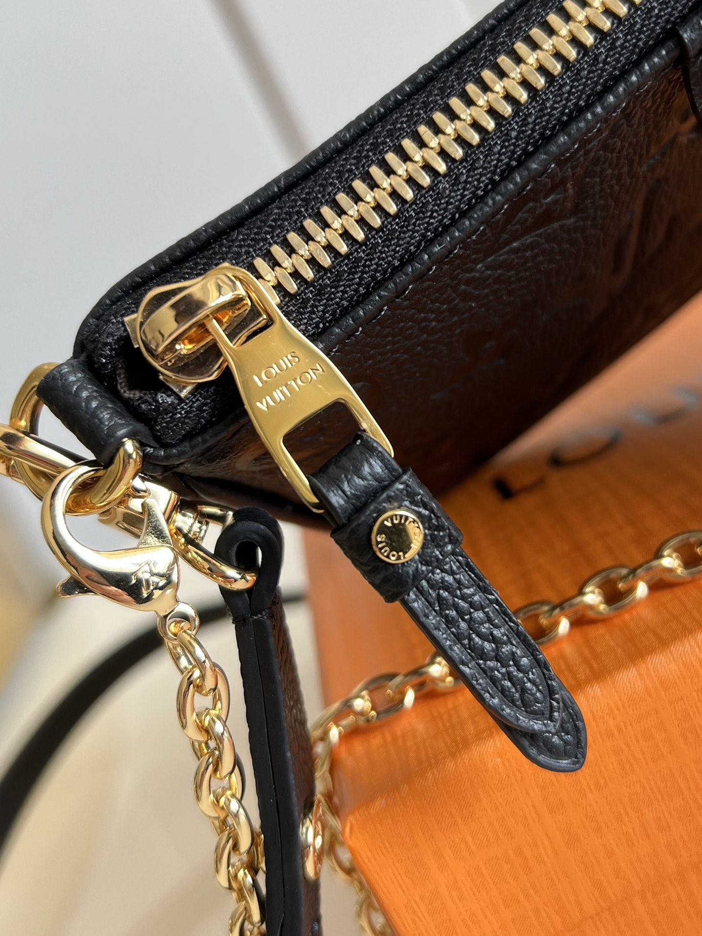 l**is V*t*n easy pouch on strap handbag