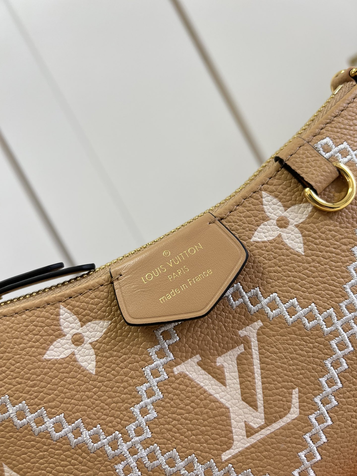 l**is V*t*n  easy pouch on strap handbag