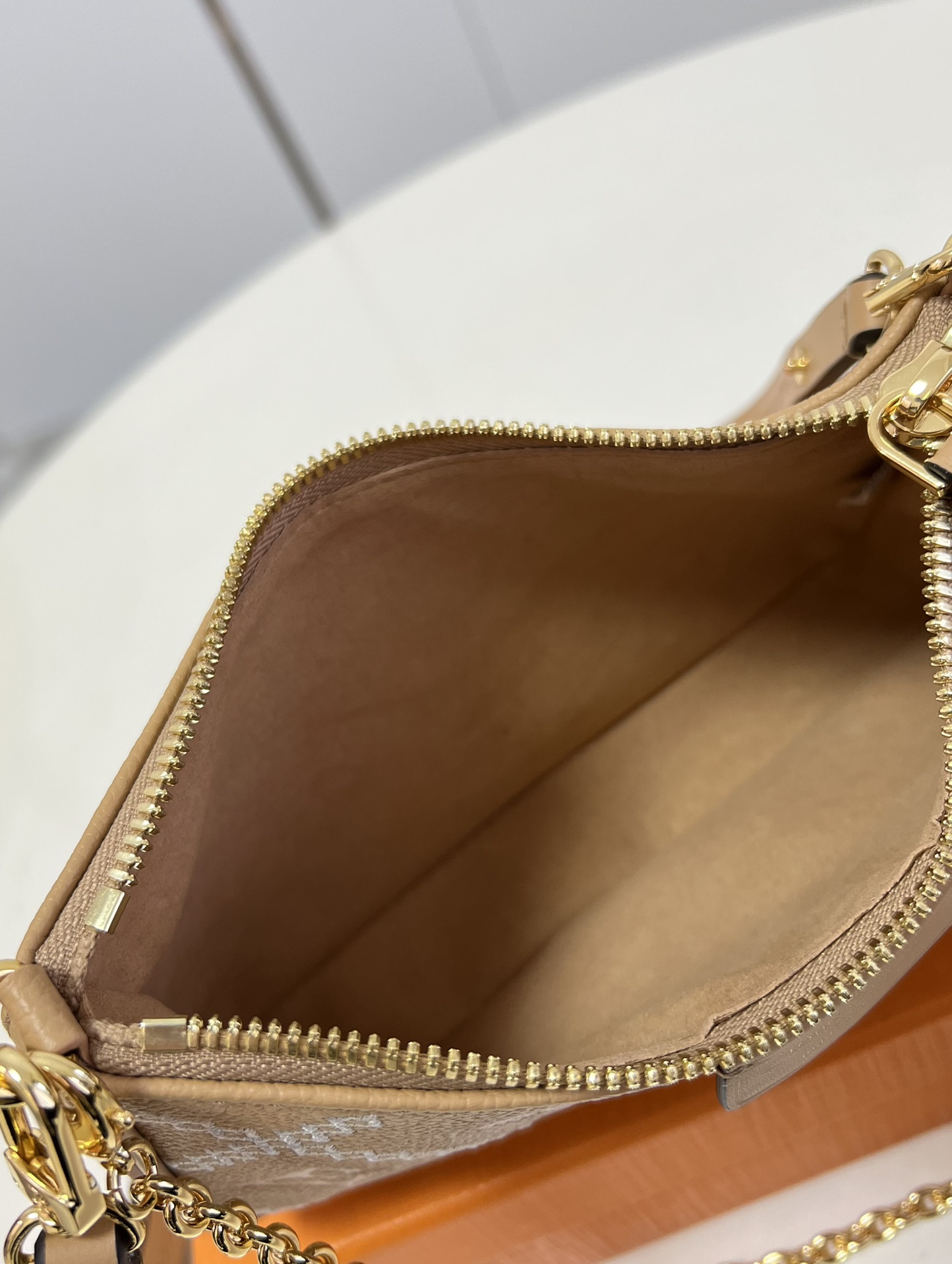 l**is V*t*n  easy pouch on strap handbag