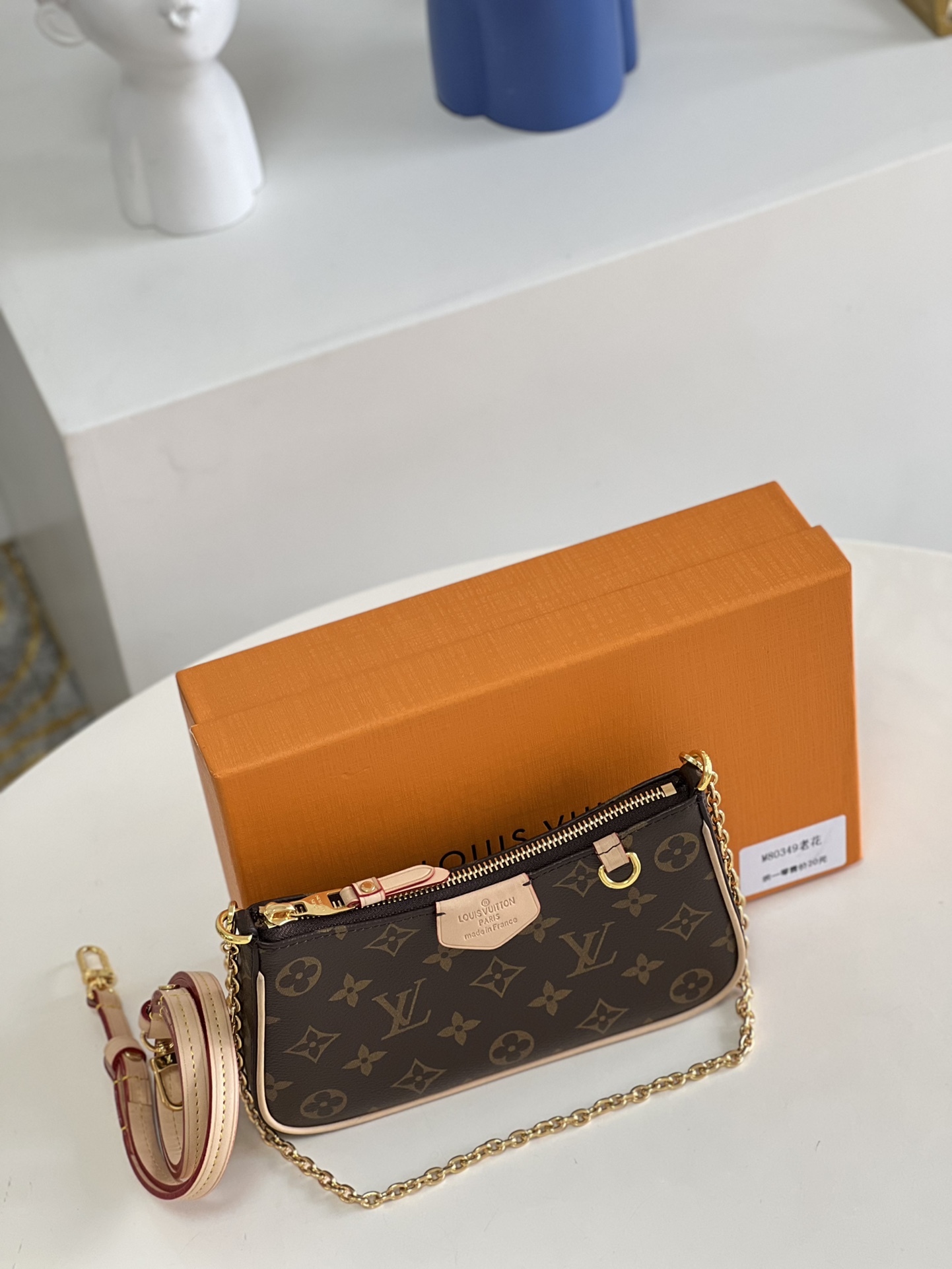 l**is V*t*n  easy pouch on strap handbag