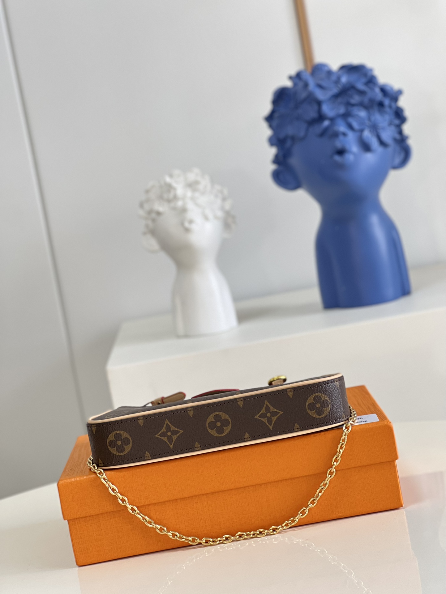 l**is V*t*n  easy pouch on strap handbag