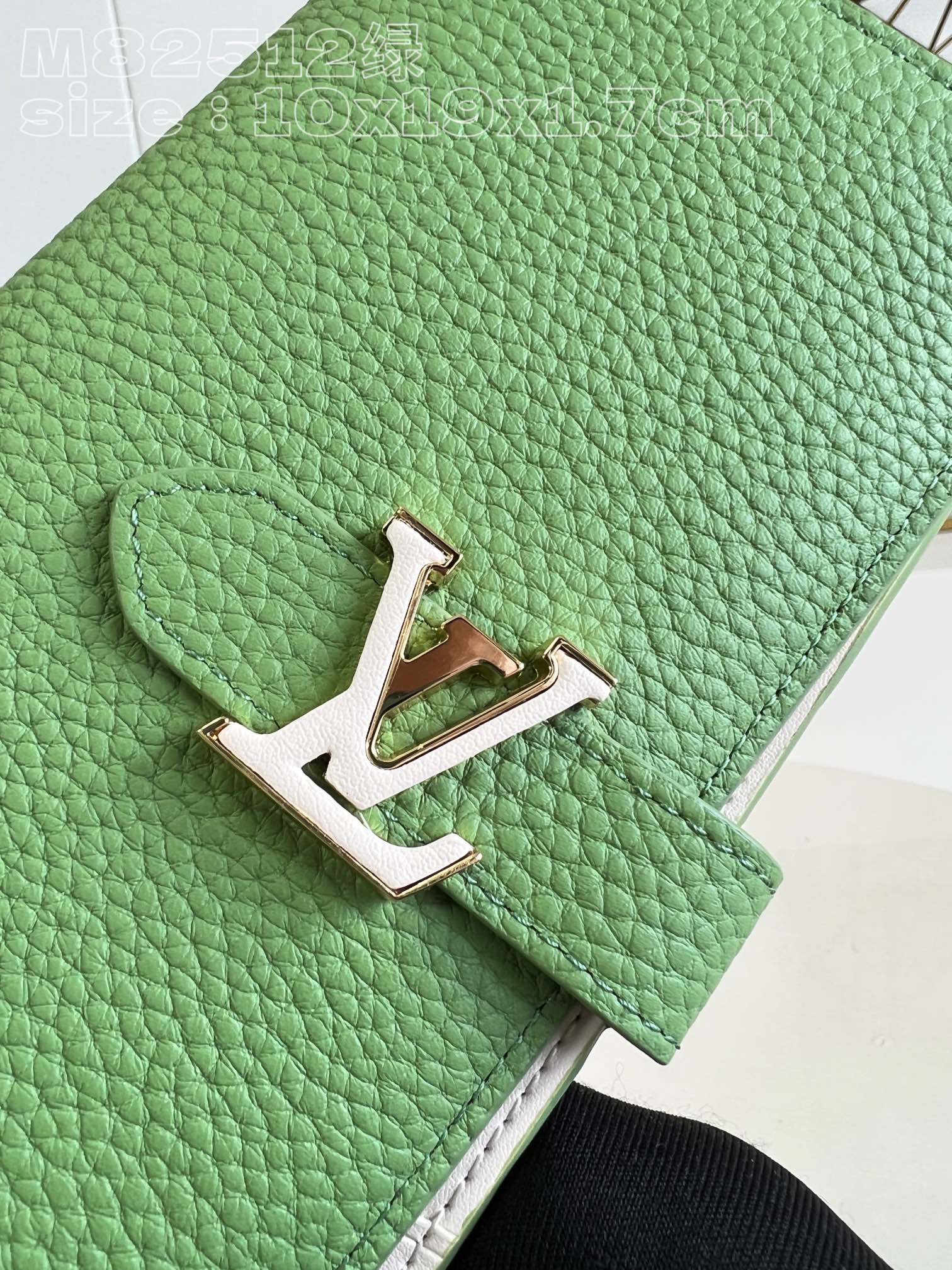 l**is V*t*n lv vertical wallet