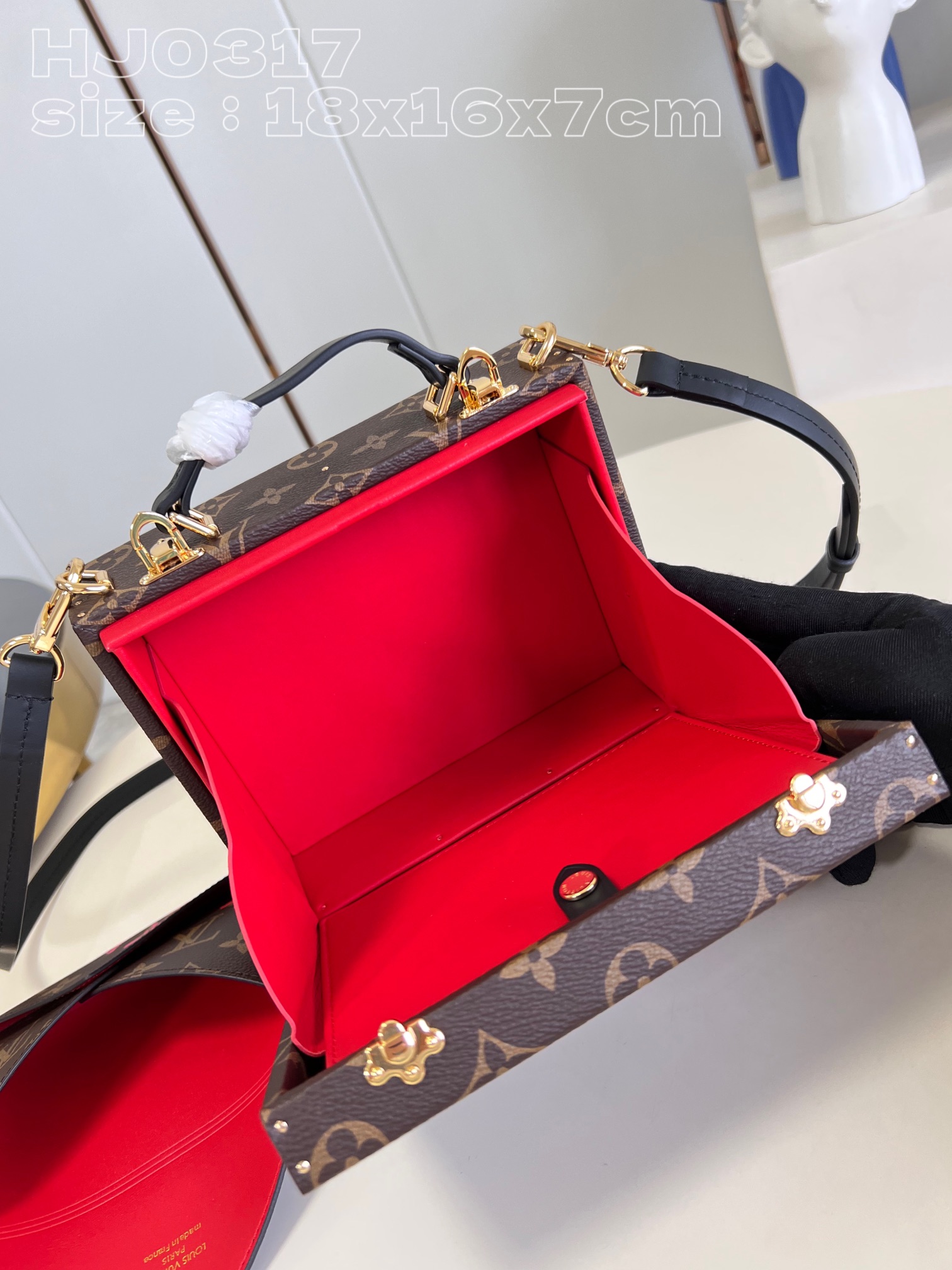 l**is V*t*n mobile box