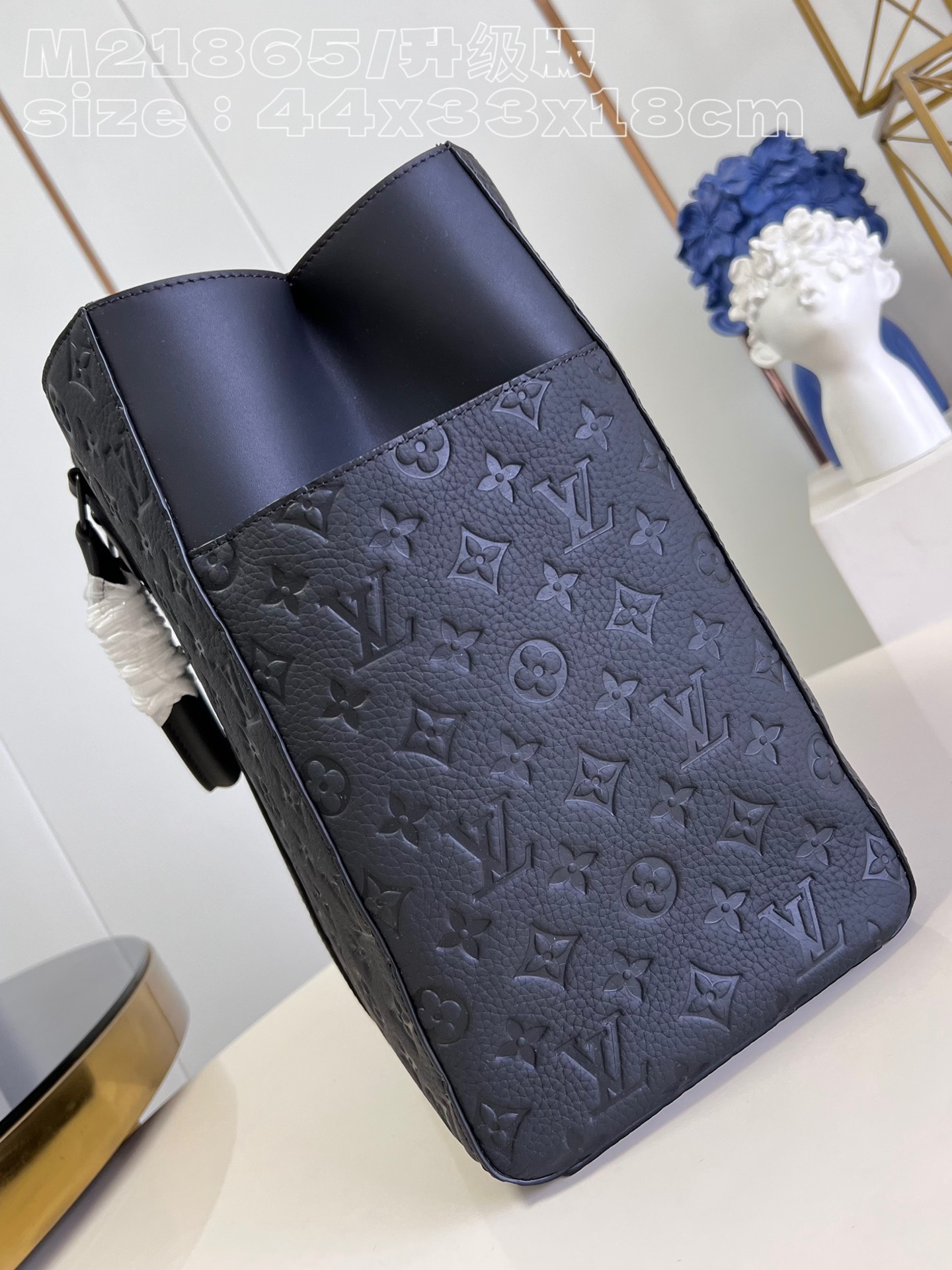 l**is V*t*n sac plat 24h