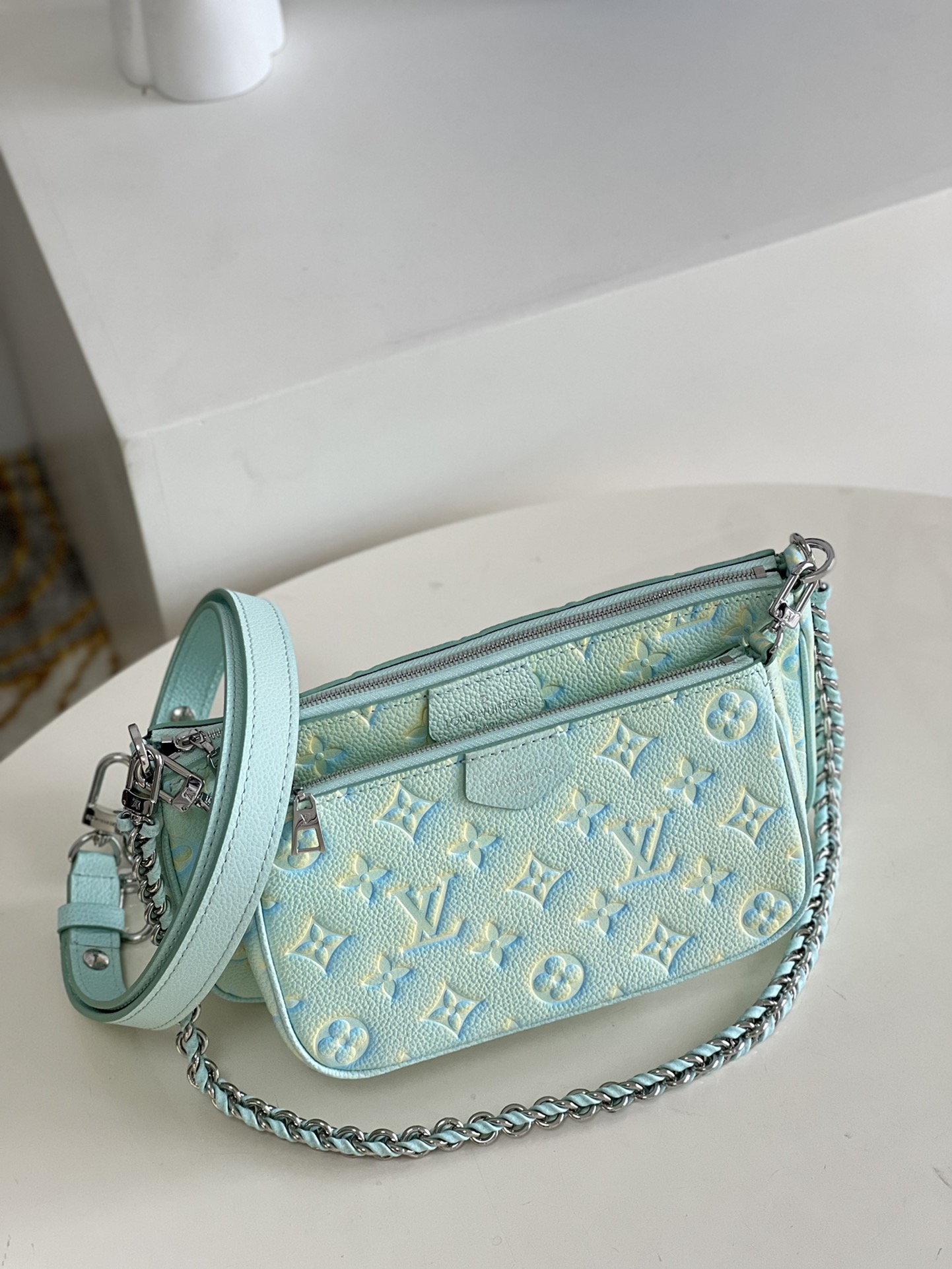 l**is V*t*n  multi pochette accessories