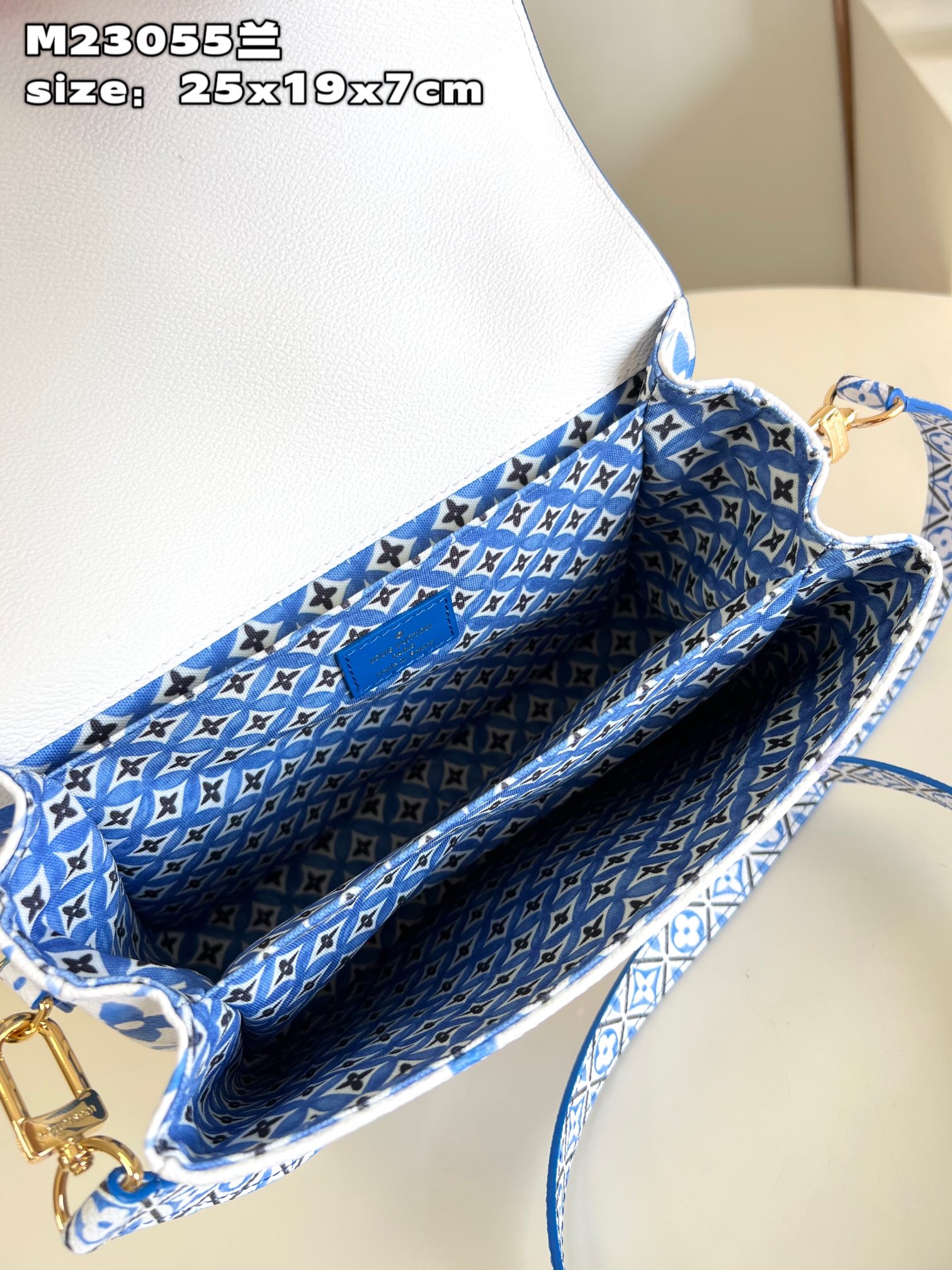 l**is V*t*n pochette métis mm
