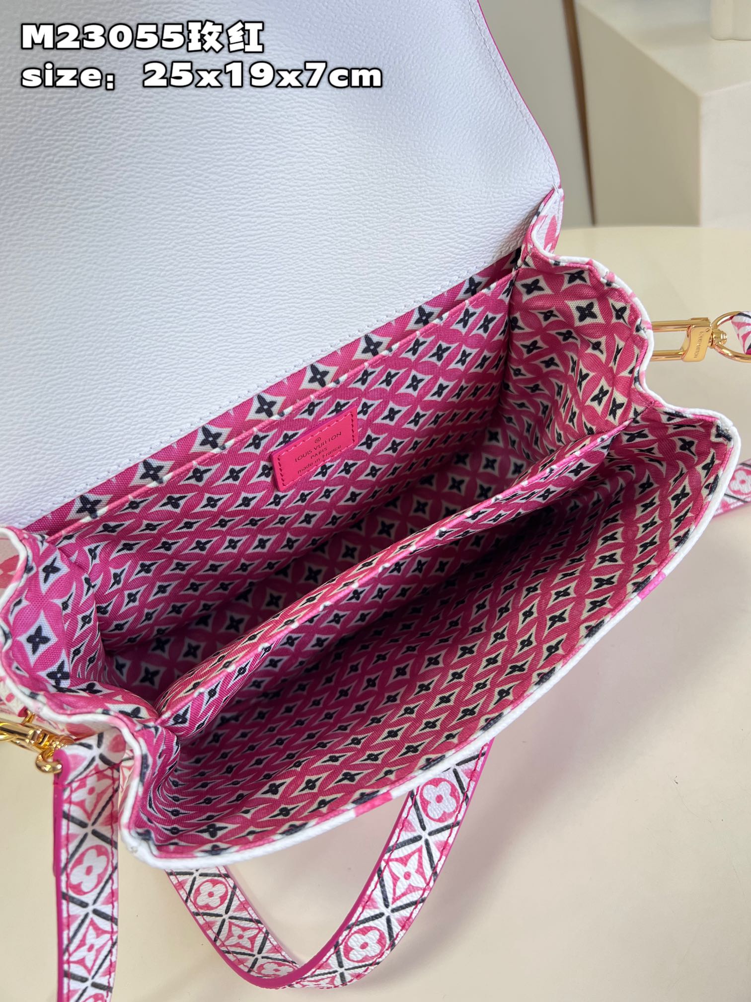 l**is V*t*n pochette métis mm
