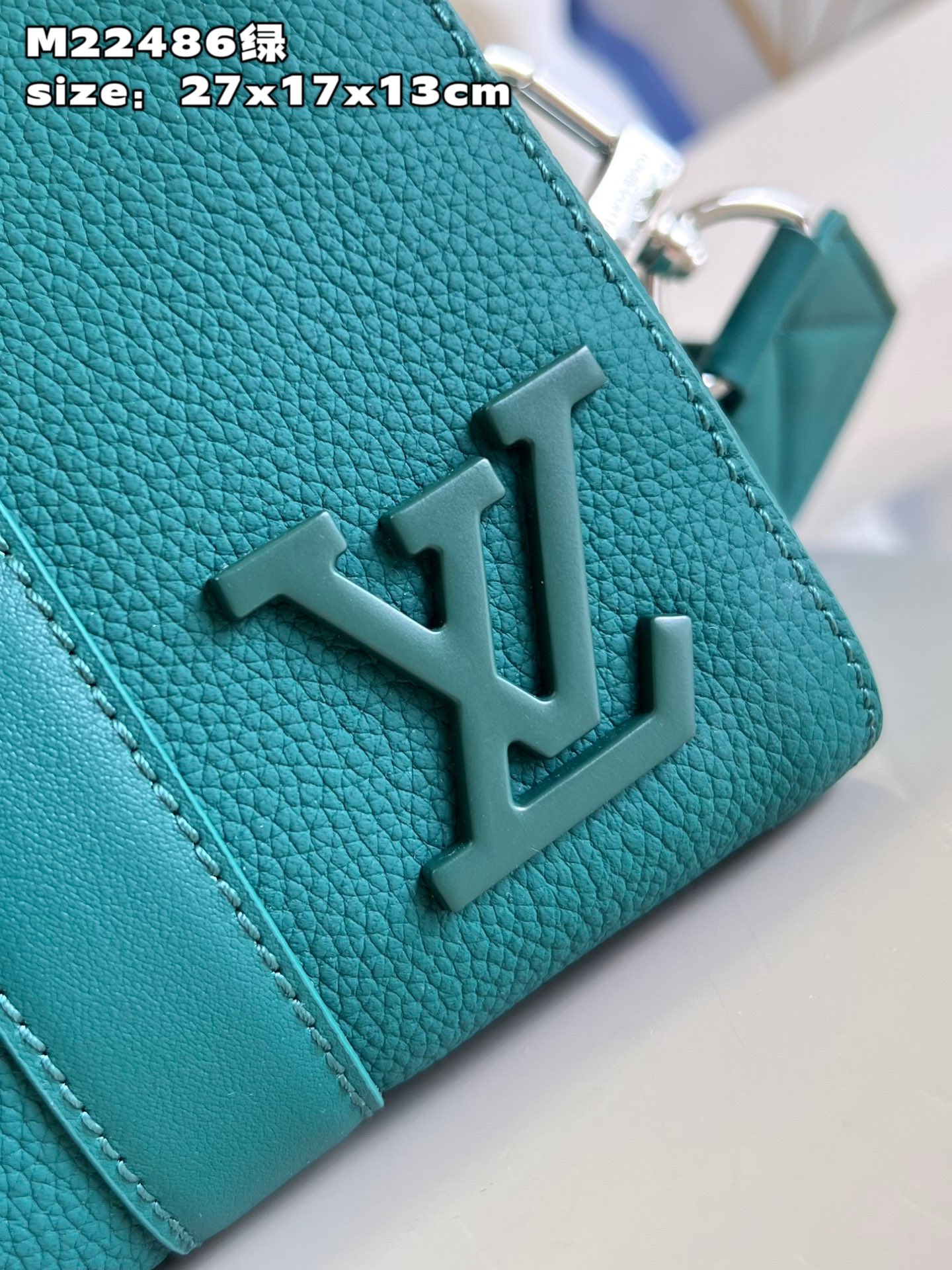 l**is V*t*n  city keepall