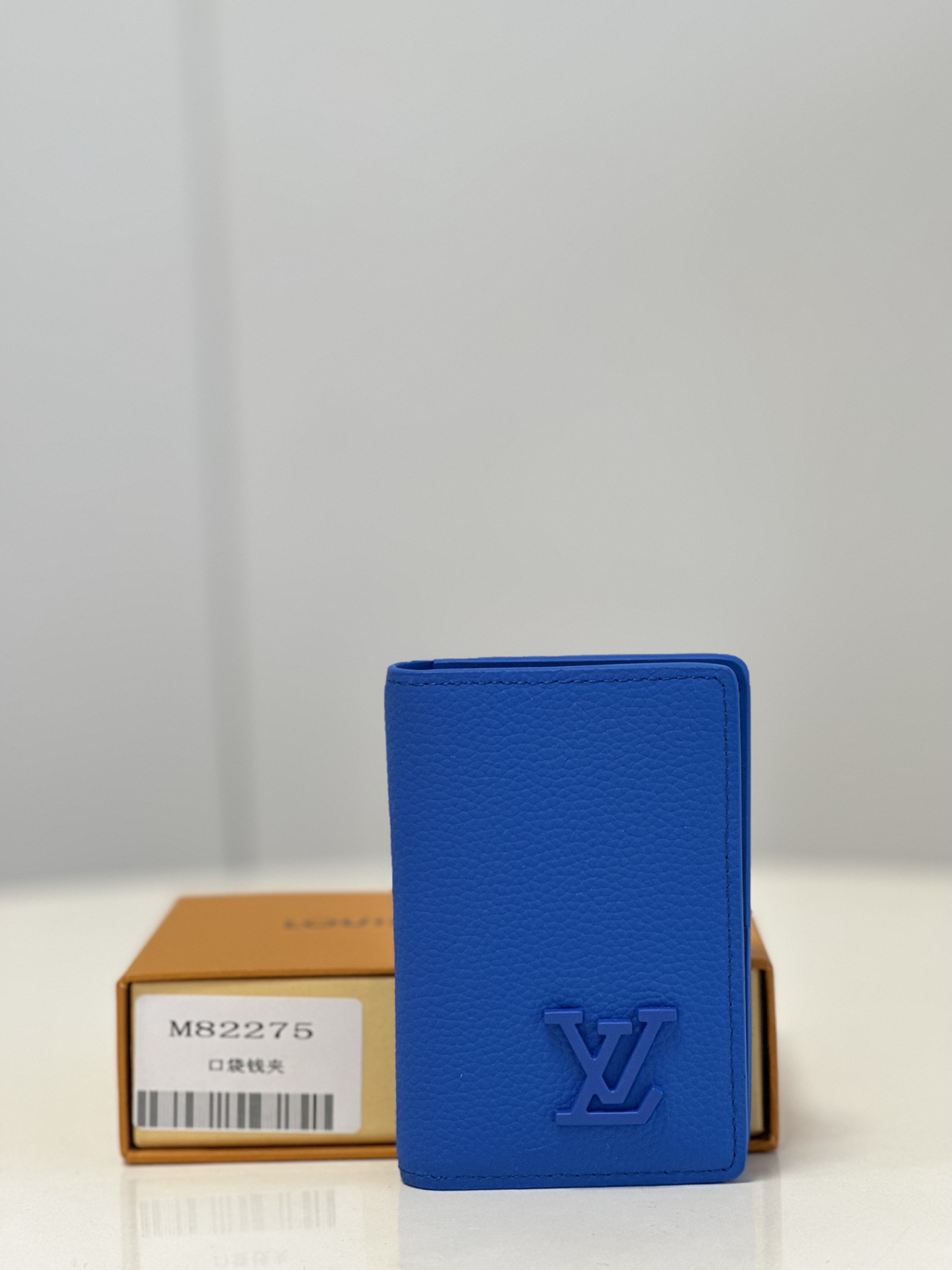 l**is V*t*n wallet