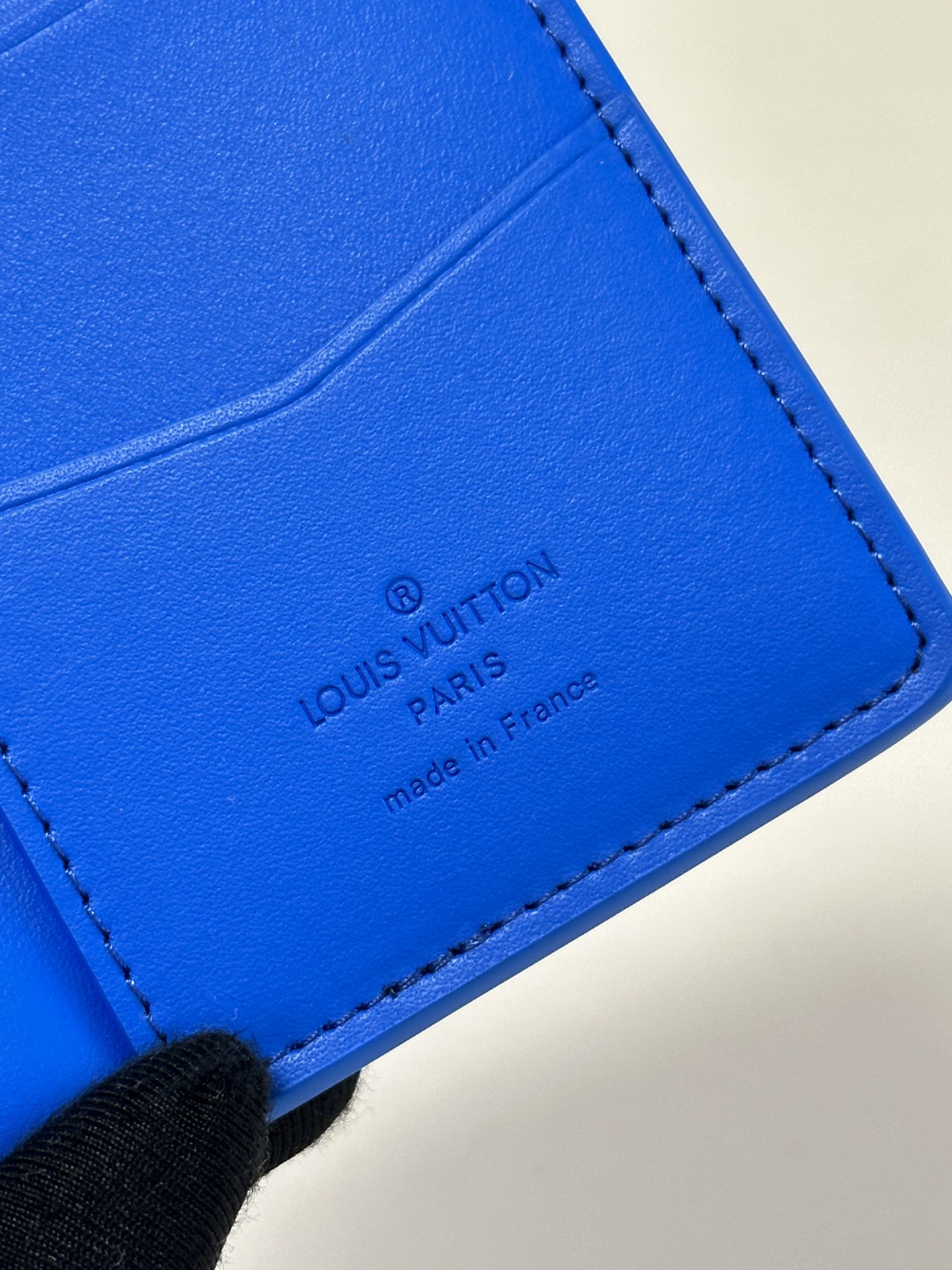 l**is V*t*n wallet