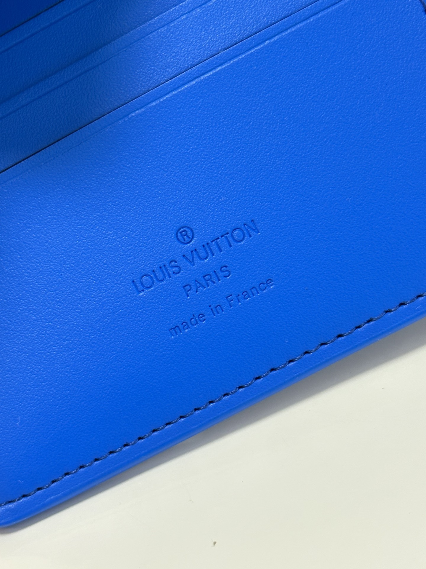 l**is V*t*n multiple wallet