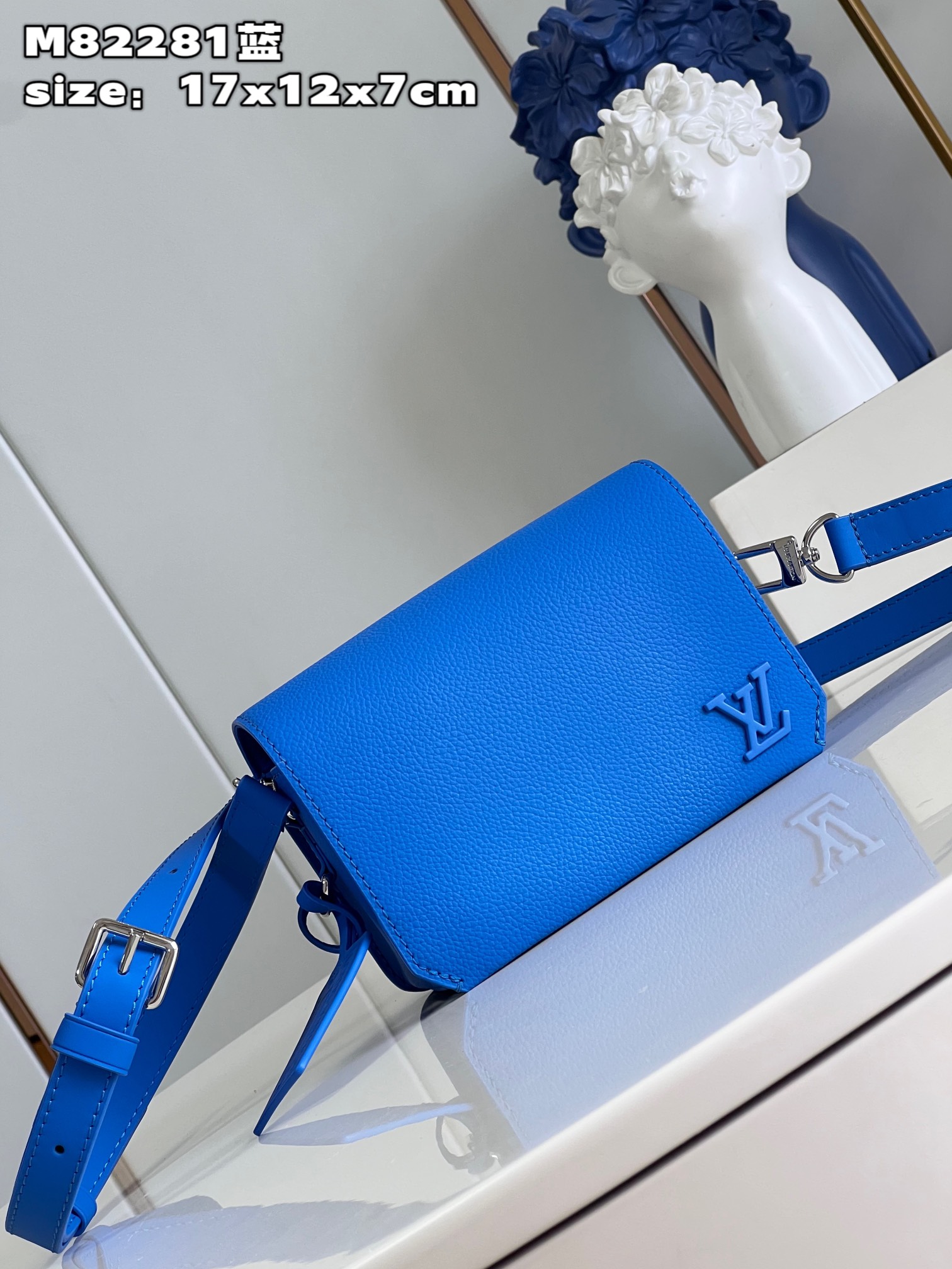 l**is V*t*n fastline wearable wallet