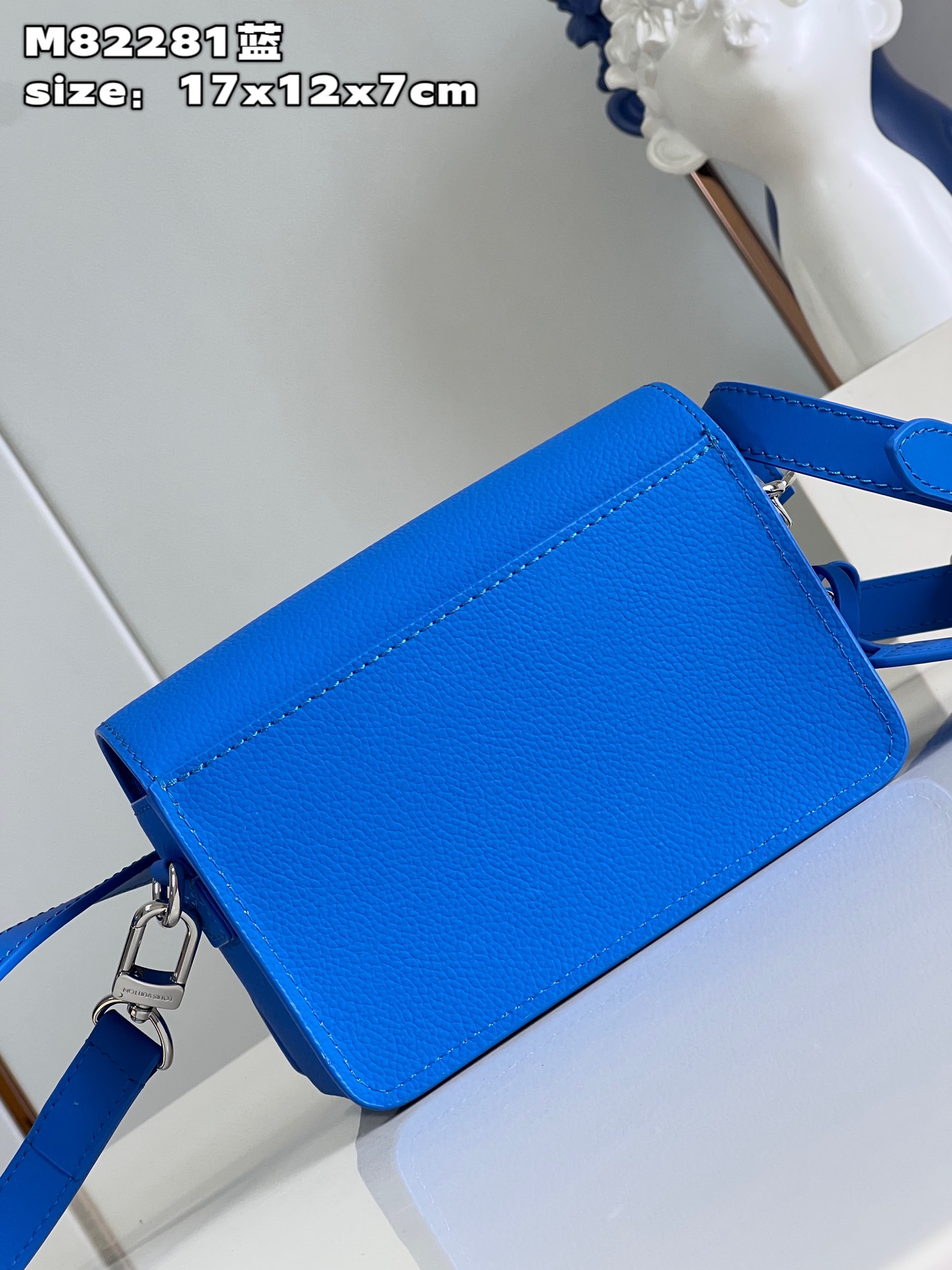 l**is V*t*n fastline wearable wallet