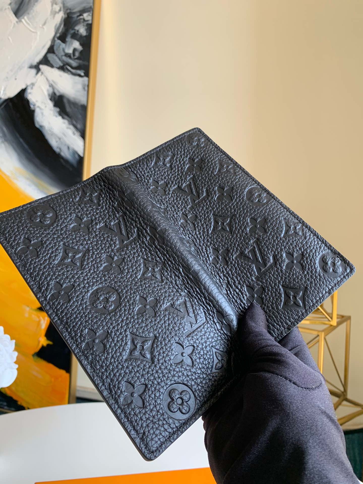 l**is V*t*n brazza  wallet