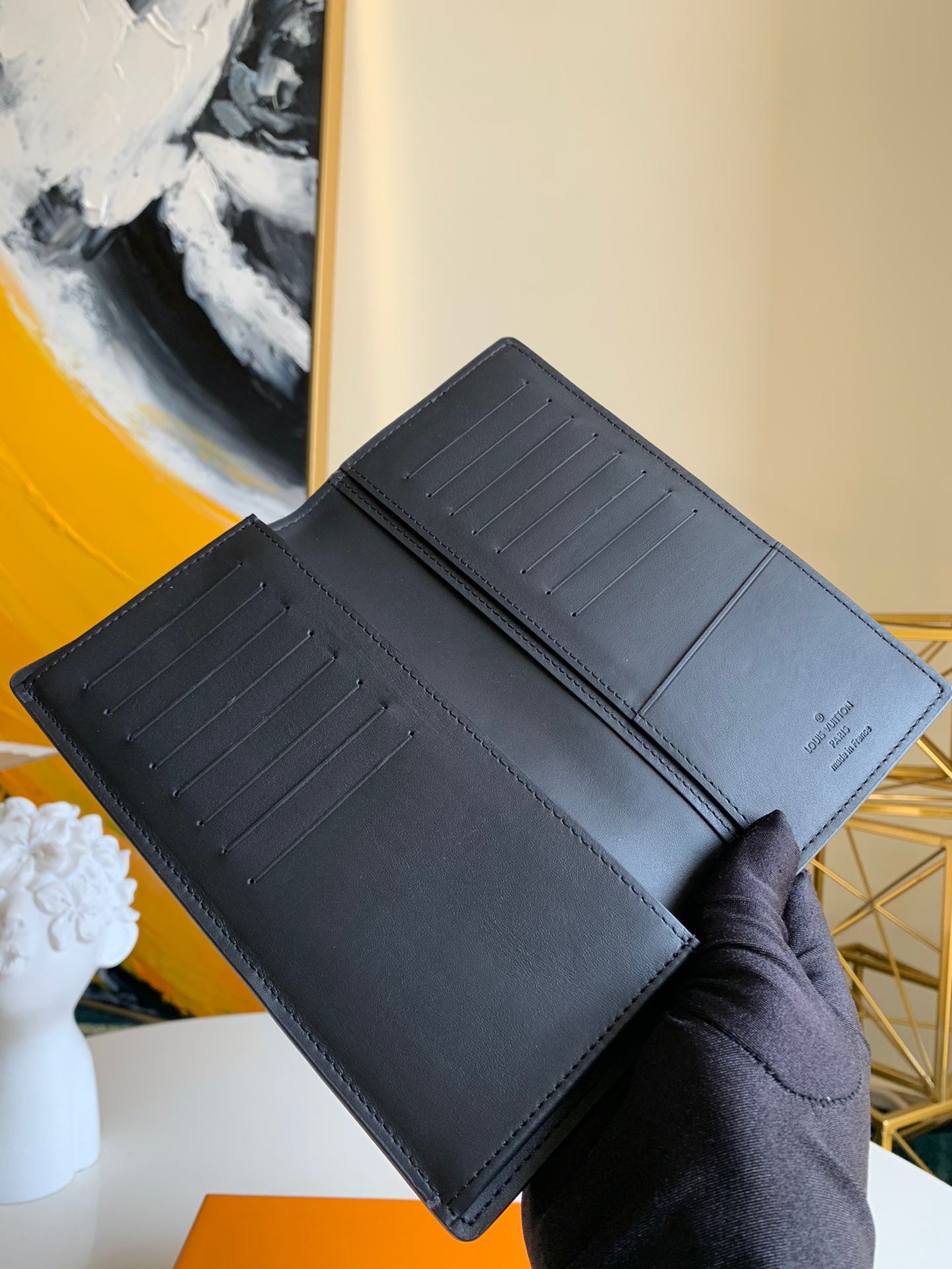 l**is V*t*n brazza  wallet
