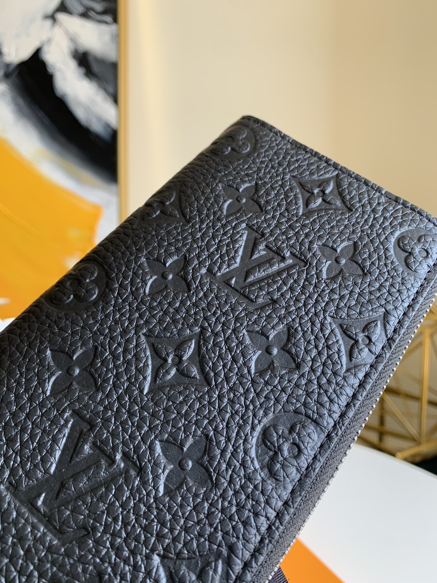 l**is V*t*n zippy vertical  wallet