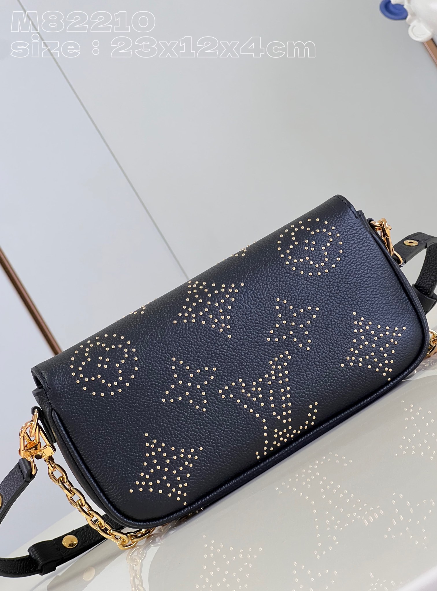 l**is V*t*n wallet on chain ivy