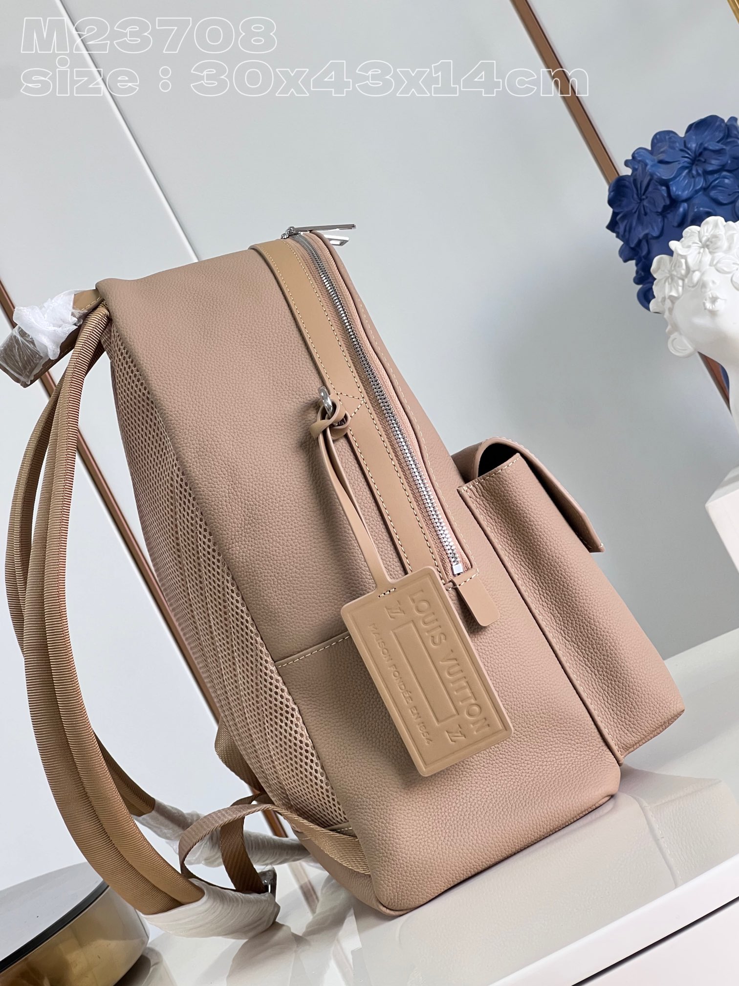 l**is V*t*n takeoff backpack