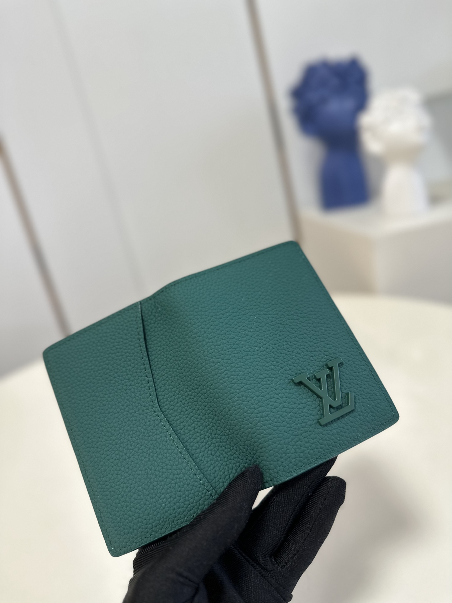 l**is V*t*n pocket organizer