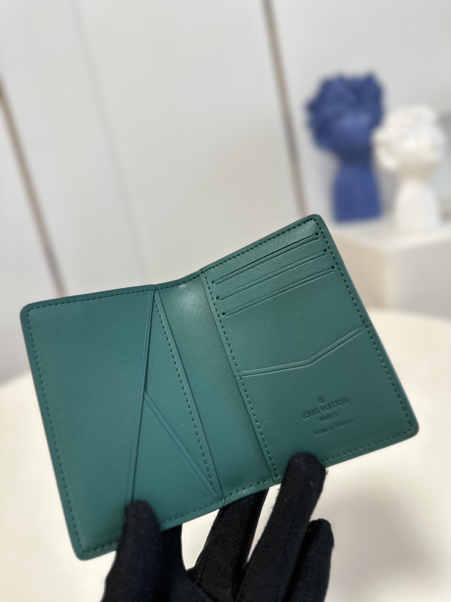 l**is V*t*n pocket organizer
