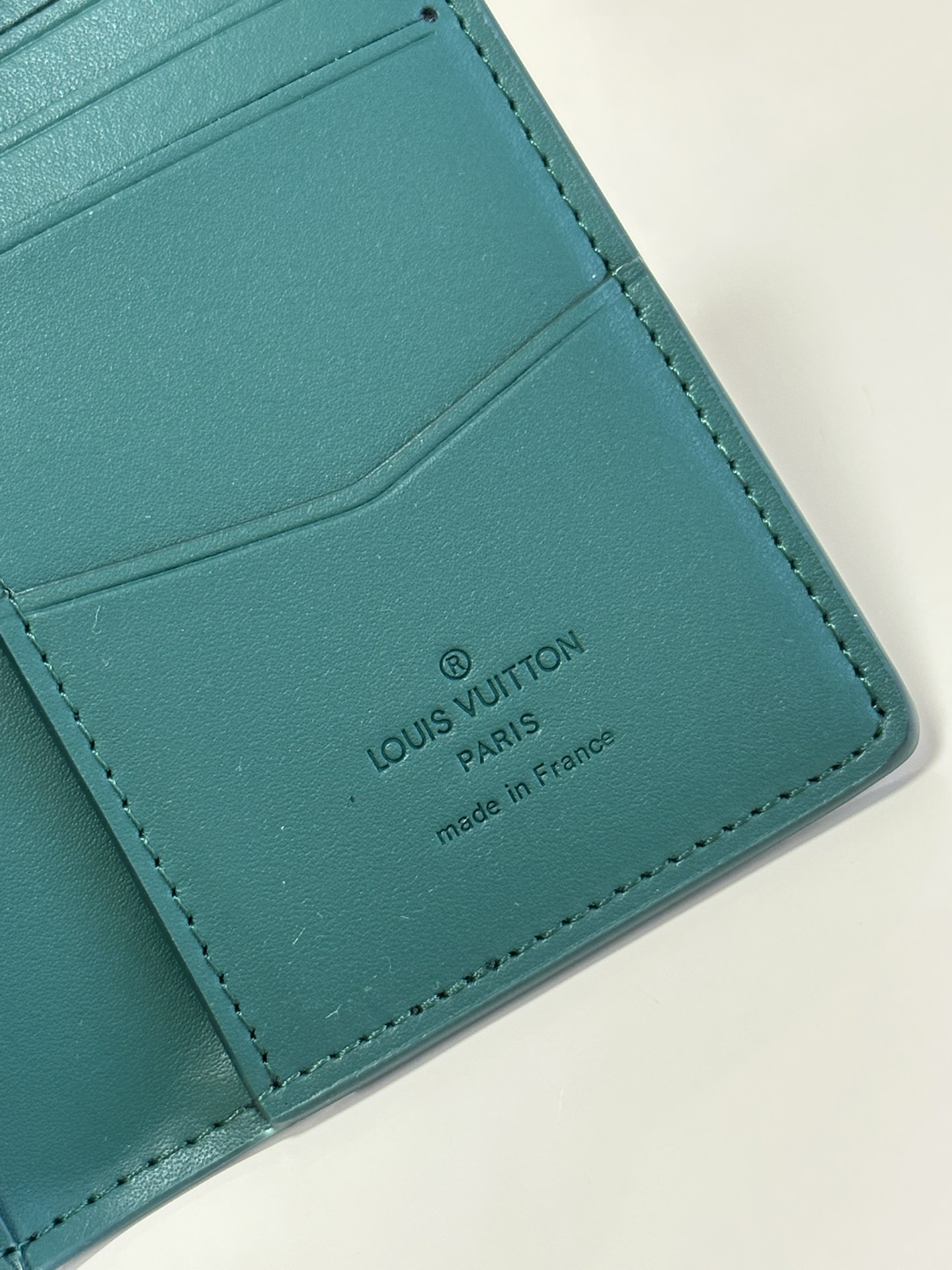 l**is V*t*n pocket organizer