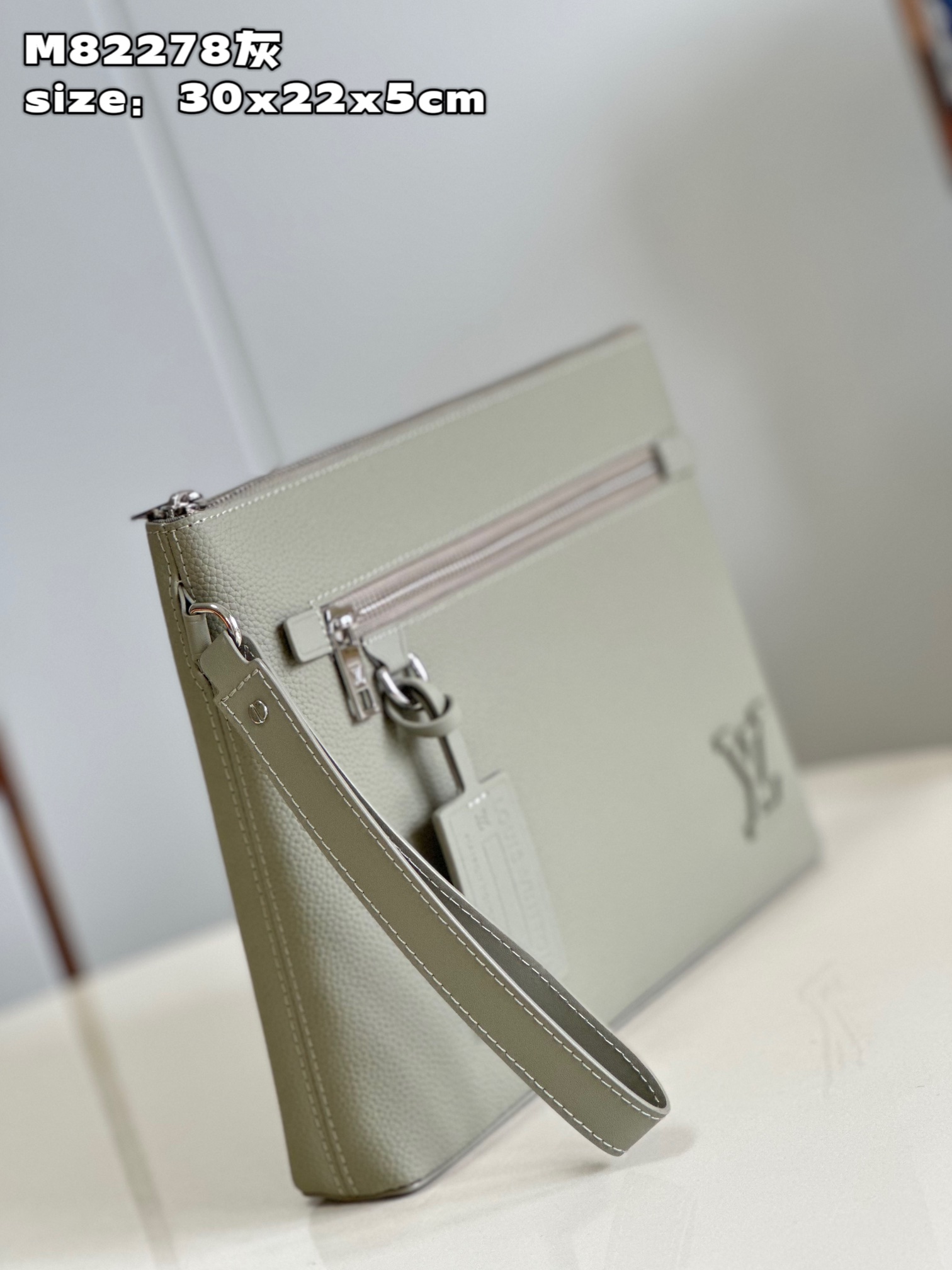l**is V*t*n takeoff  handbag