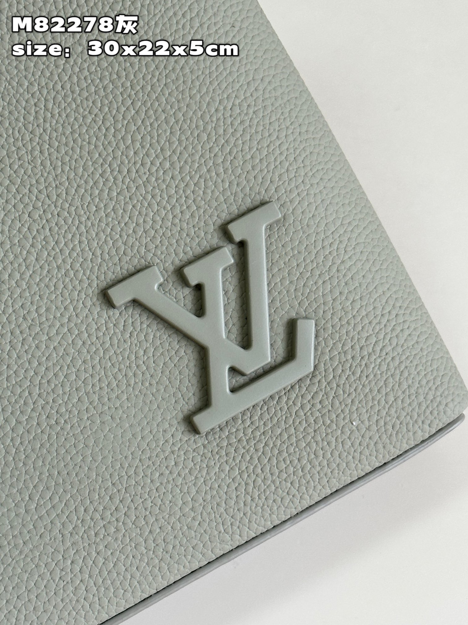 l**is V*t*n takeoff  handbag