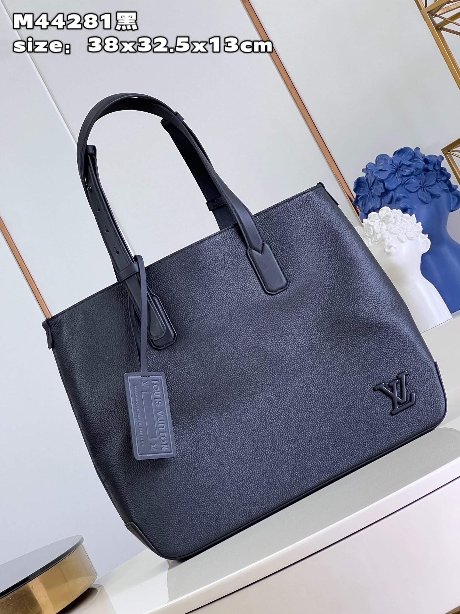 l**is V*t*n fastline tote
