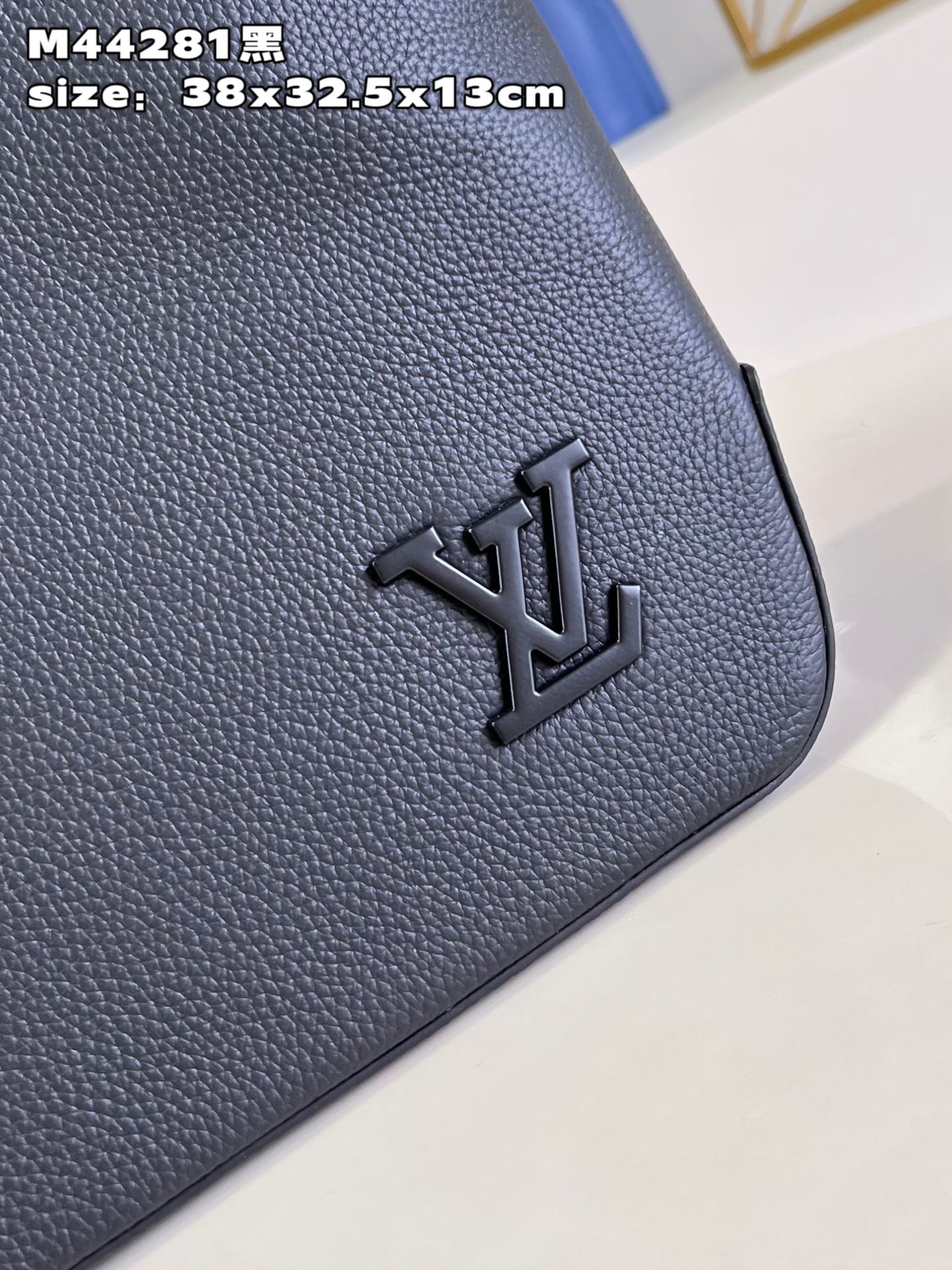 l**is V*t*n fastline tote