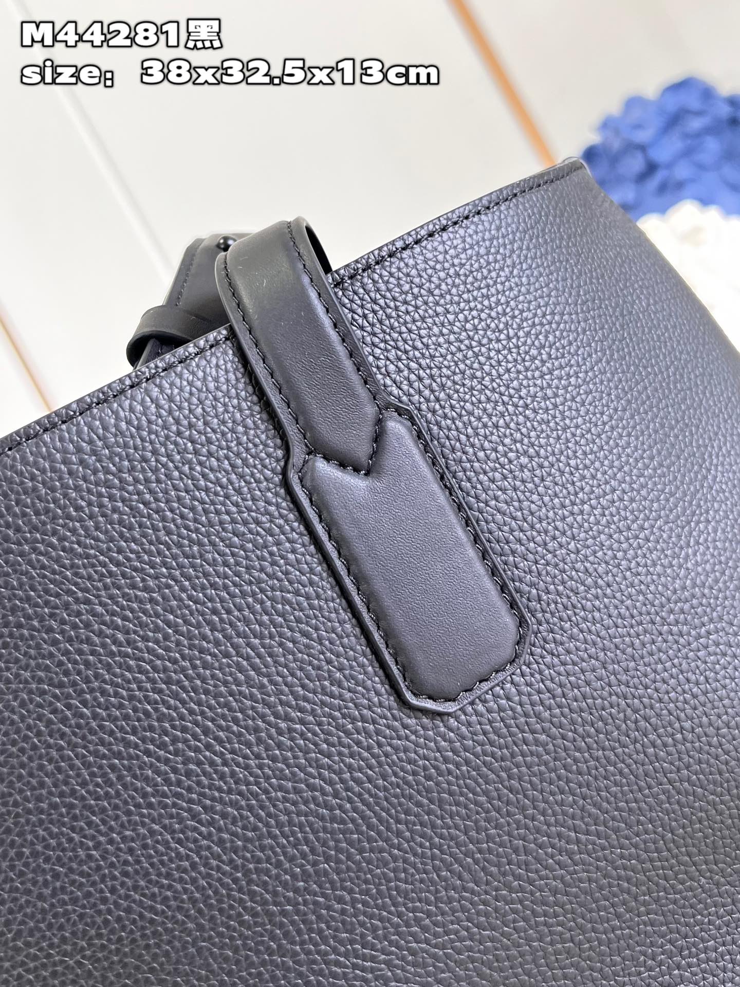 l**is V*t*n fastline tote