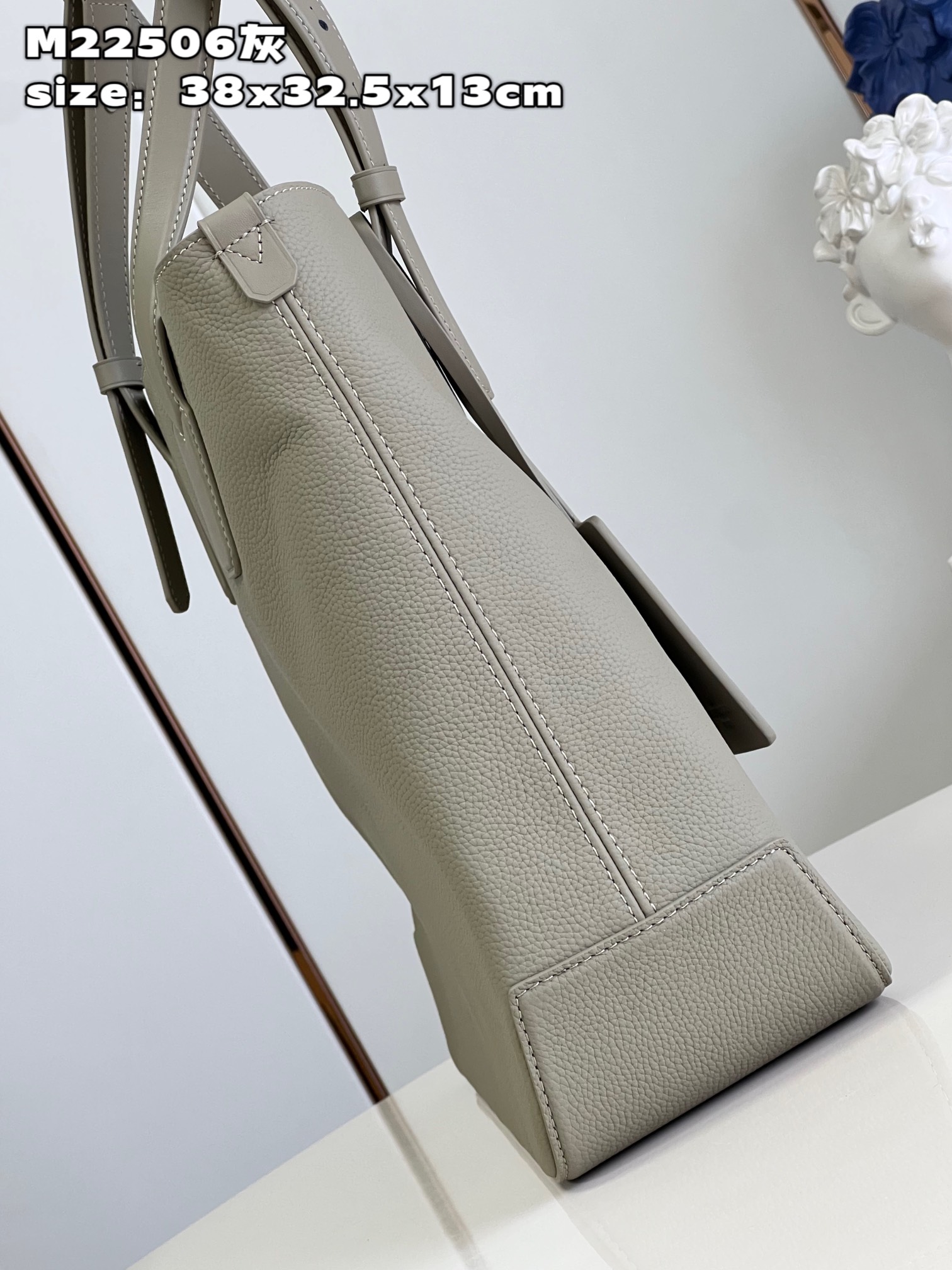 l**is V*t*n fastline tote