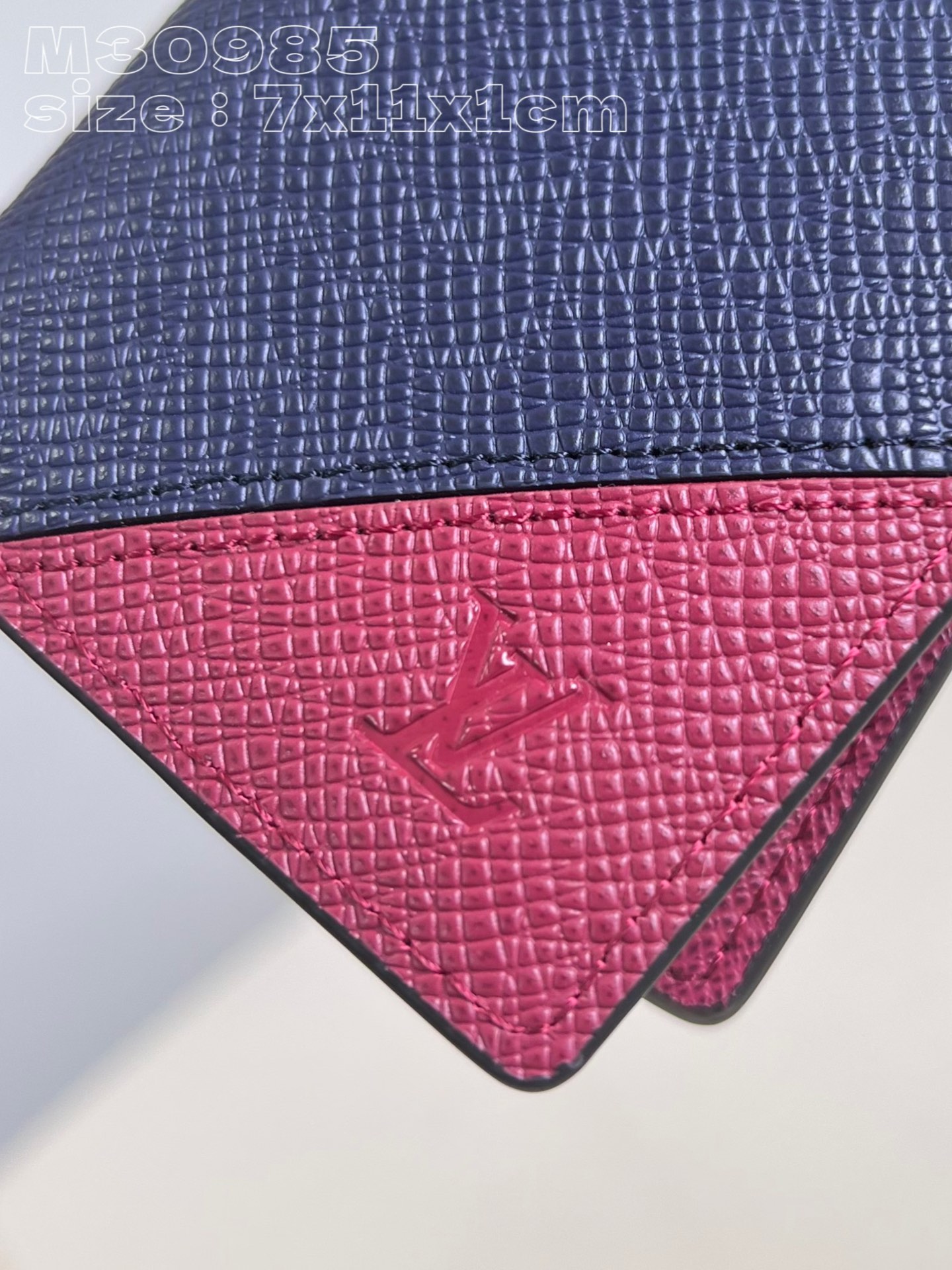 l**is V*t*n taïga wallet