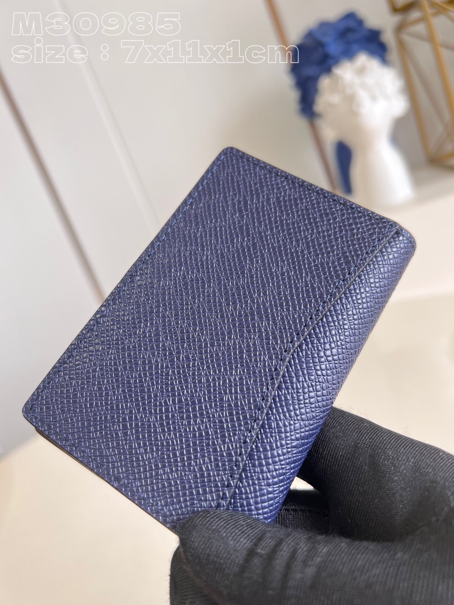 l**is V*t*n taïga wallet