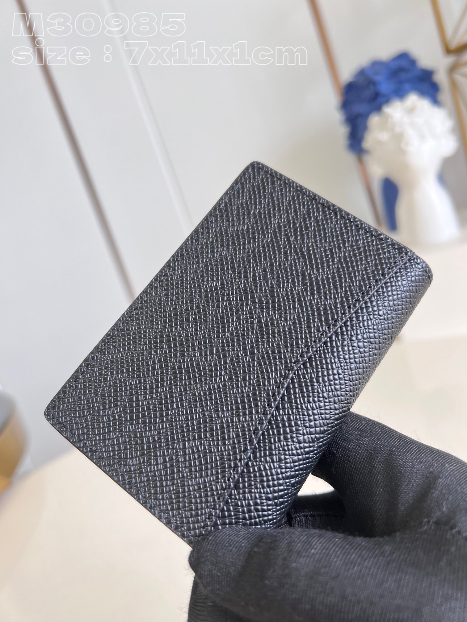 l**is V*t*n taïga wallet