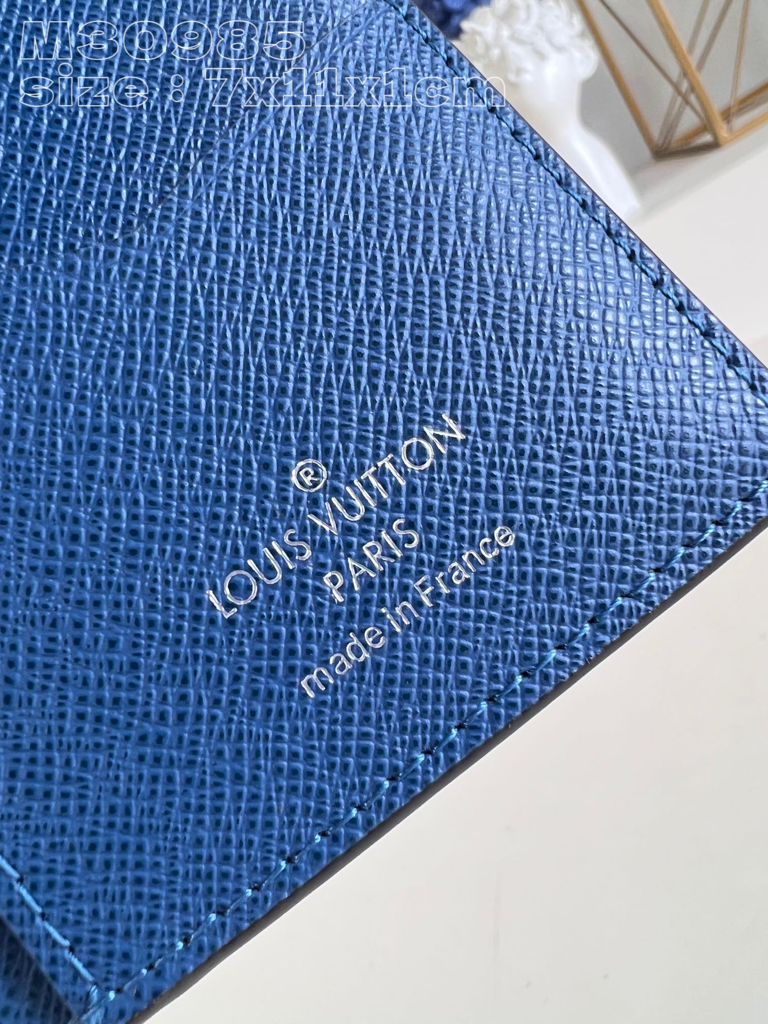 l**is V*t*n taïga wallet