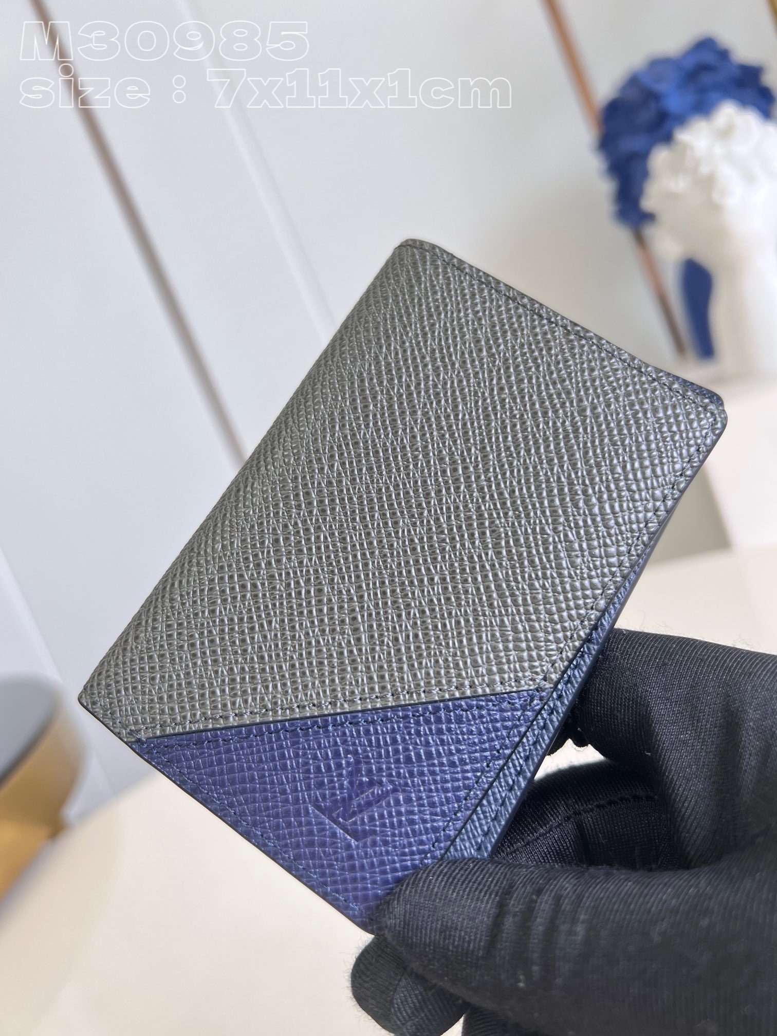 l**is V*t*n taïga wallet