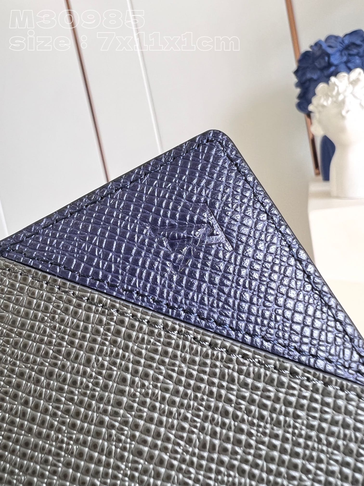 l**is V*t*n taïga wallet