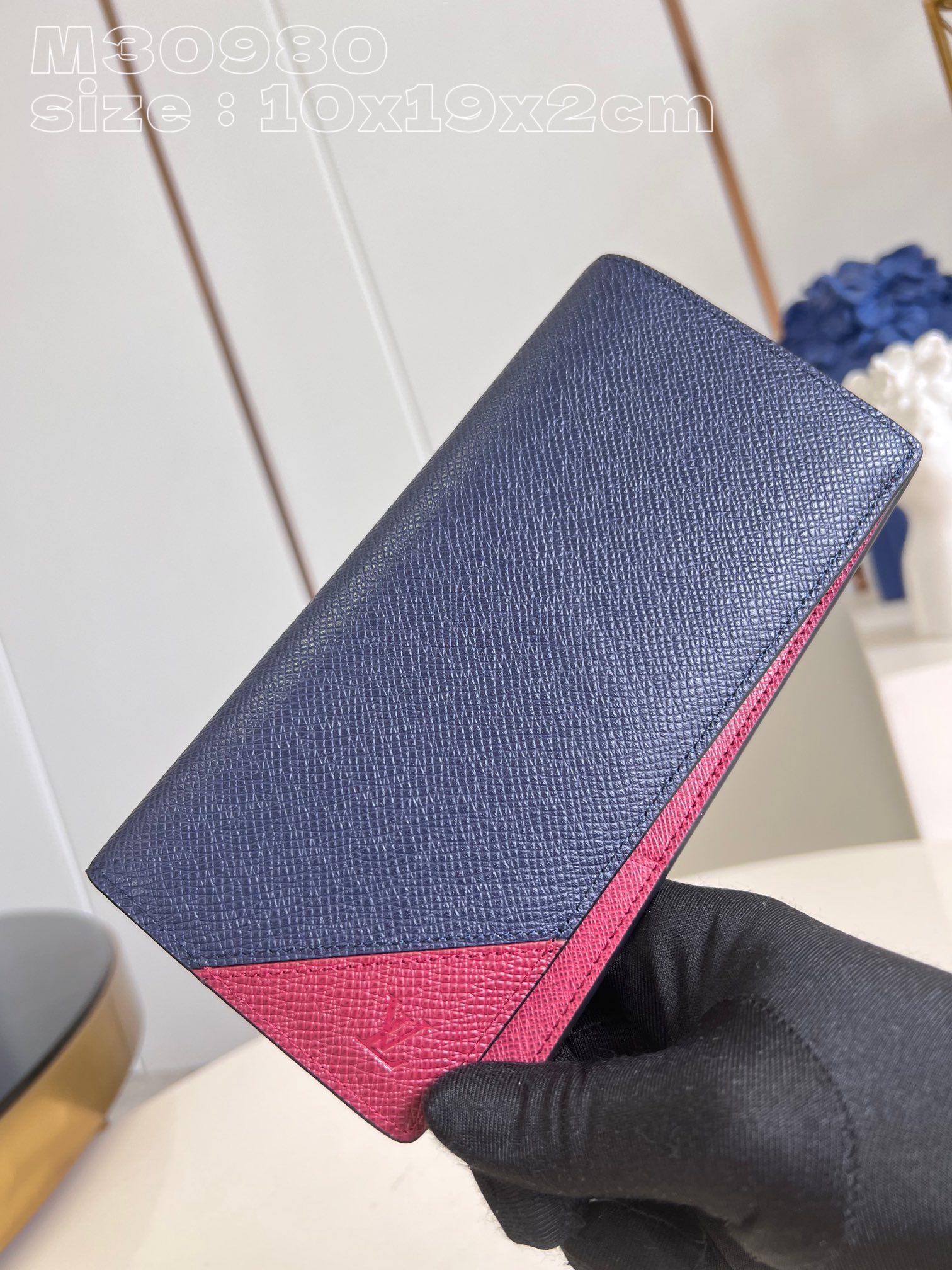 l**is V*t*n brazza wallet