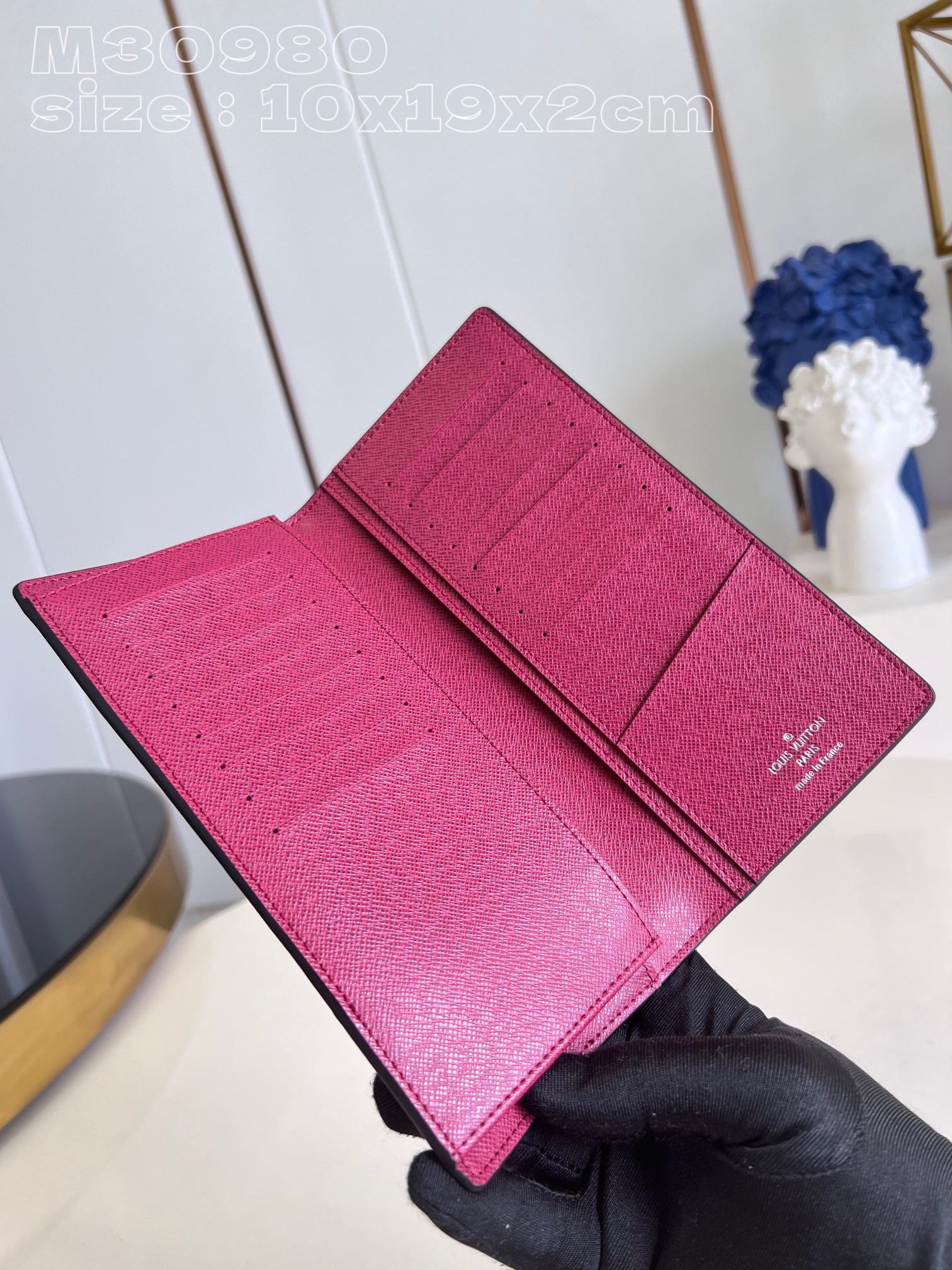 l**is V*t*n brazza wallet