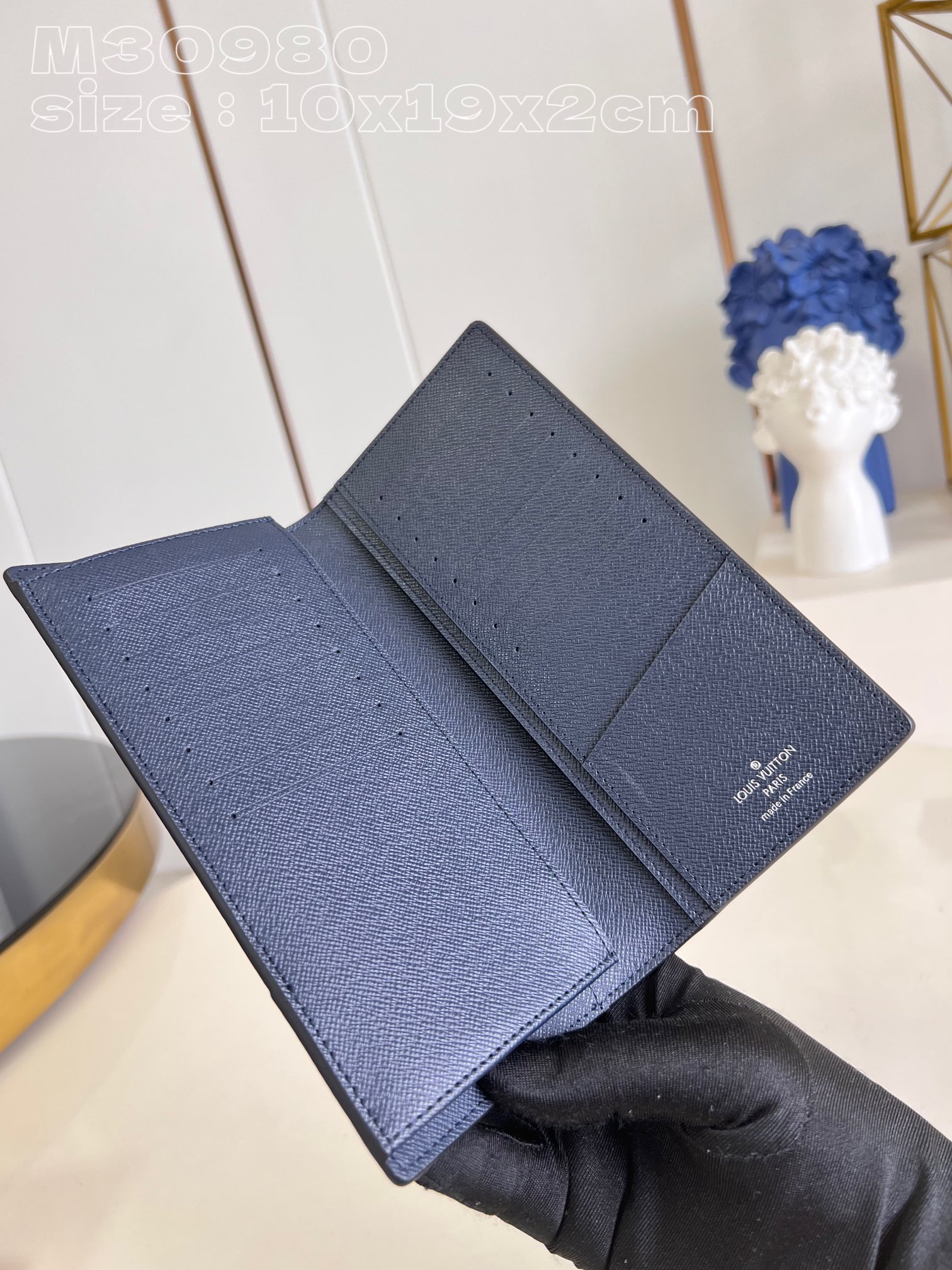 l**is V*t*n brazza wallet