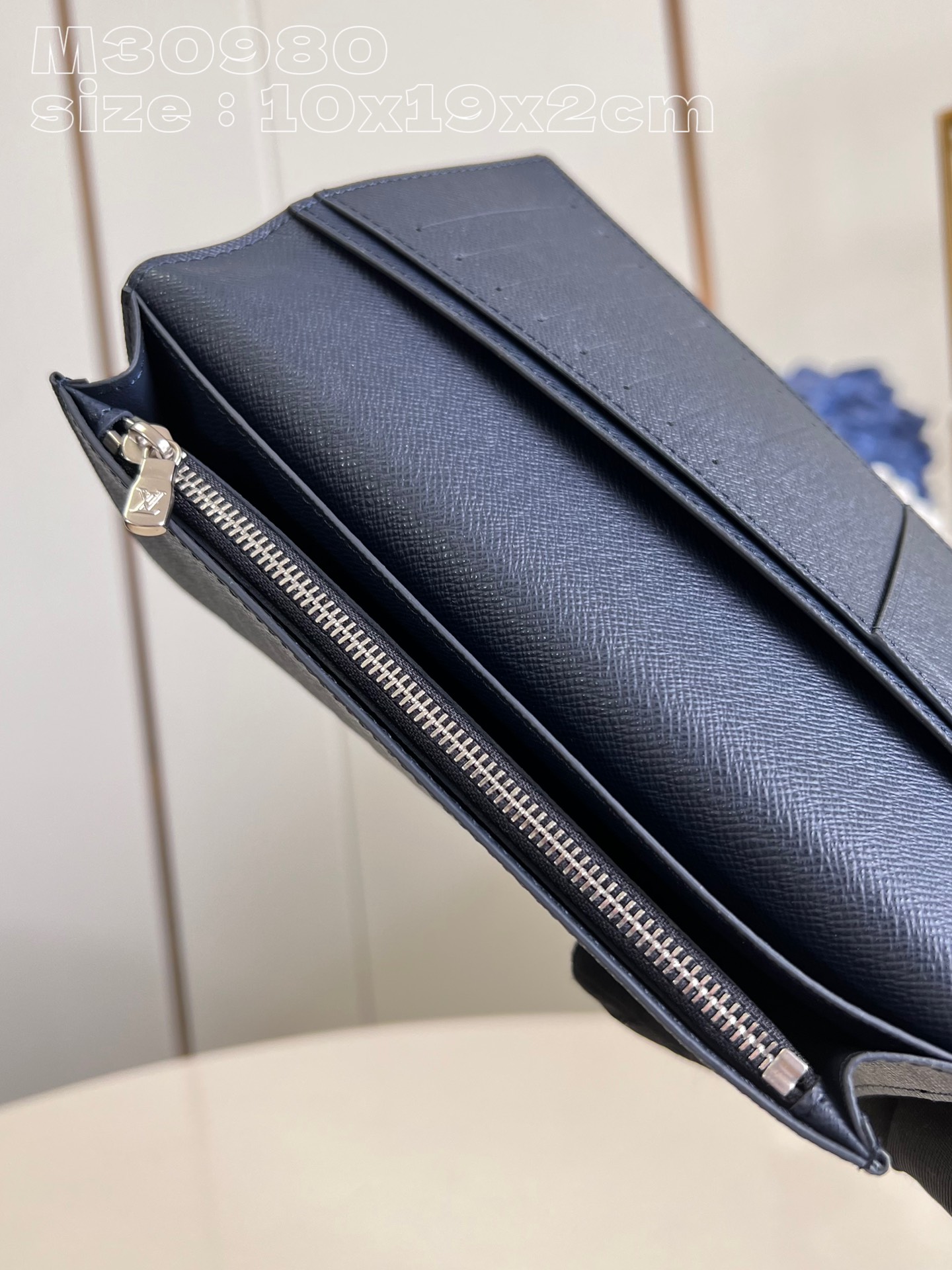 l**is V*t*n brazza wallet