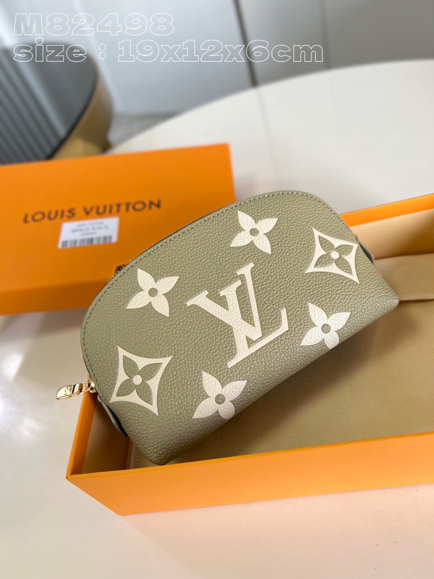 l**is V*t*n pochette cosmétique pm